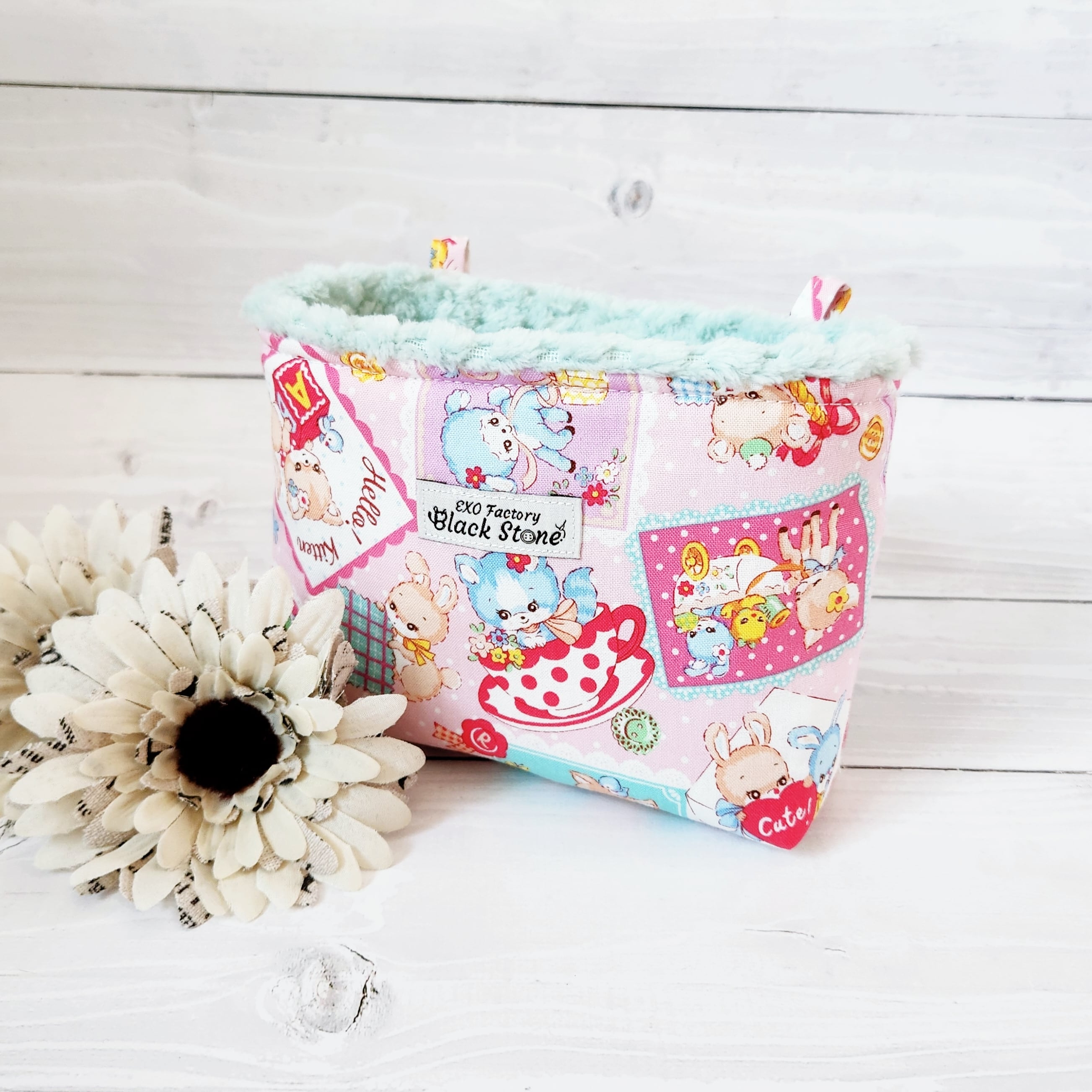 モモンガポーチ/スクエアポーチM♡アニマルパッチワーク【ピンク】×パイナップルボア【ミント】