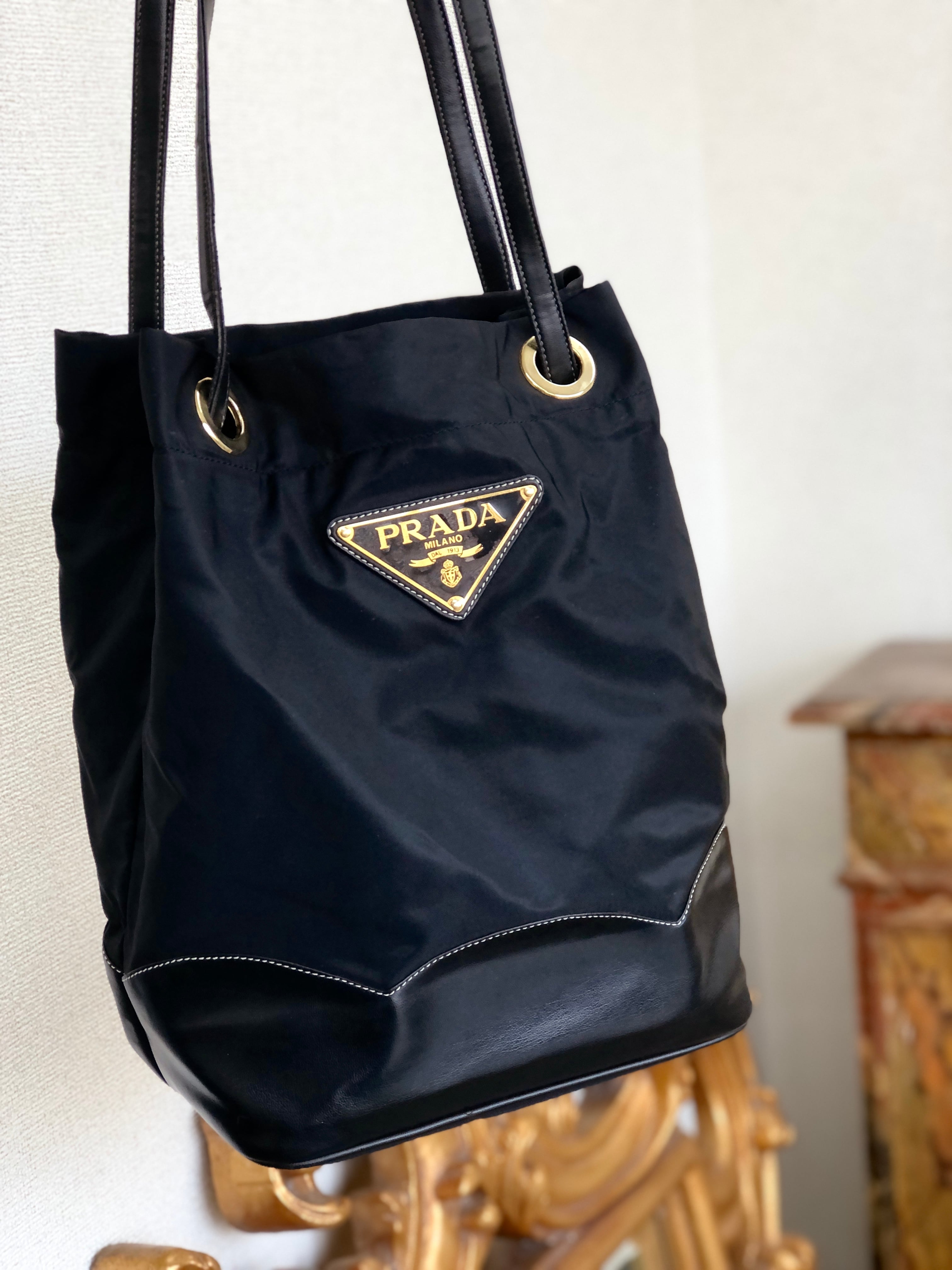 PRADA 　プラダ　トライアングルロゴ　ナイロン　バケツ　トートバッグ　ブラック　vintage　ヴィンテージ　オールド　6azkzz |  VintageShop solo powered by BASE