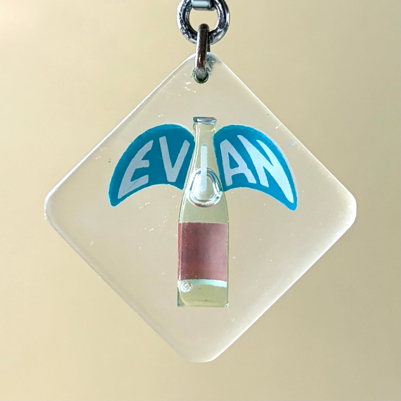 EVIAN エビアン 天然水 青ピンク ブルボンキーホルダー | ブルボン