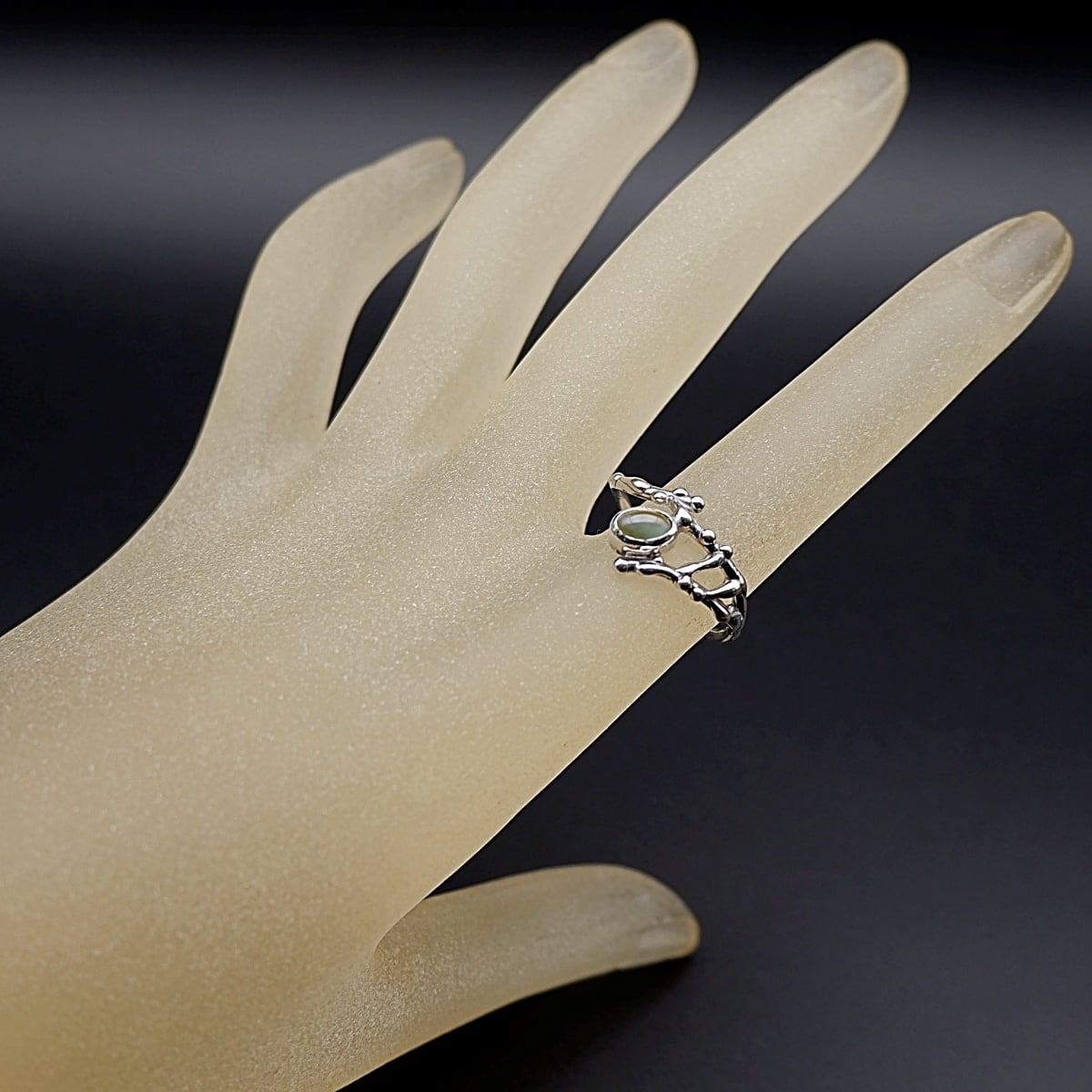 クリソベリルキャッツアイのデザインリング 13.5号 ～金緑のまなざし