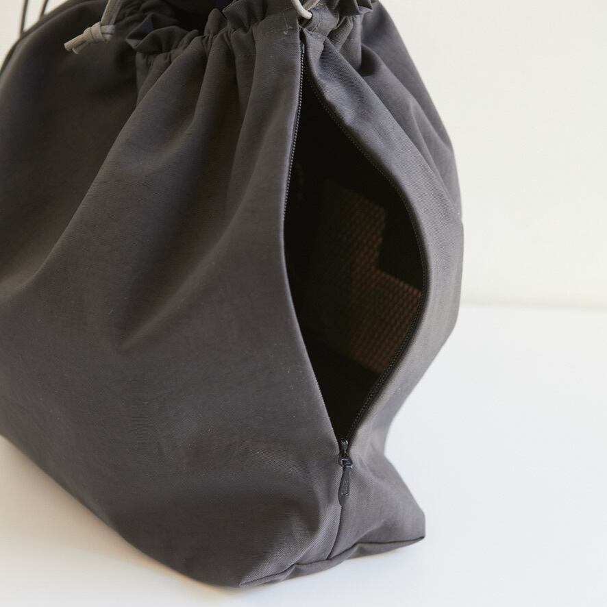 ERA(イーラ) /TAS BIG RED CROSS APRON BAG/グレー・ブラック