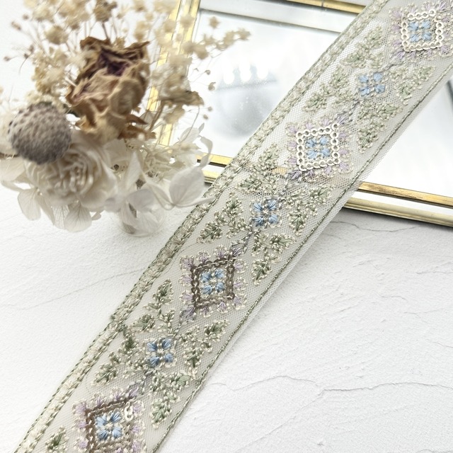 1ロール　フェアリーモーメント　[アイボリー]インド刺繍リボン　3059-1R