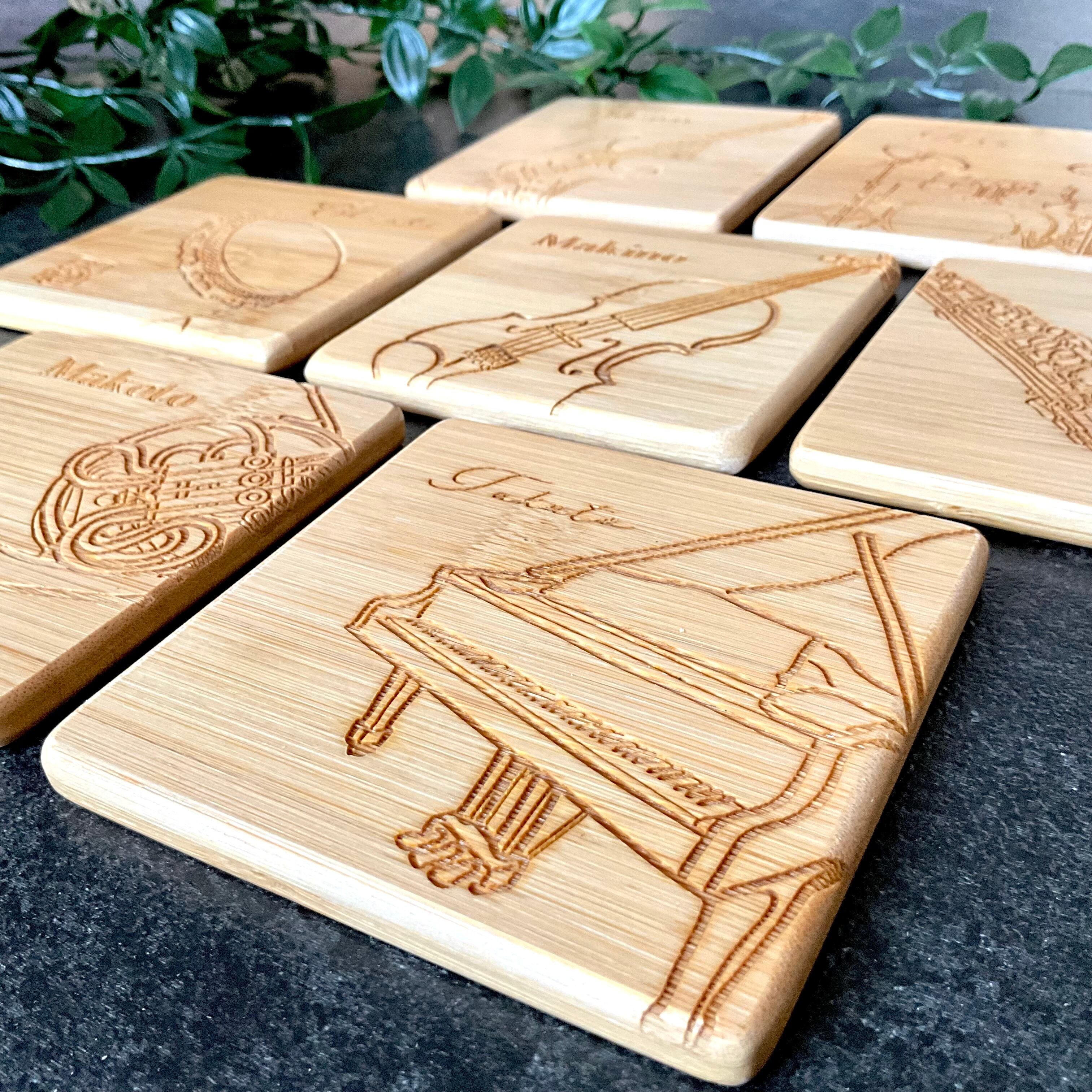 名入れ無料 デザイン23種】楽器シリーズの竹製コースター 席札 四角