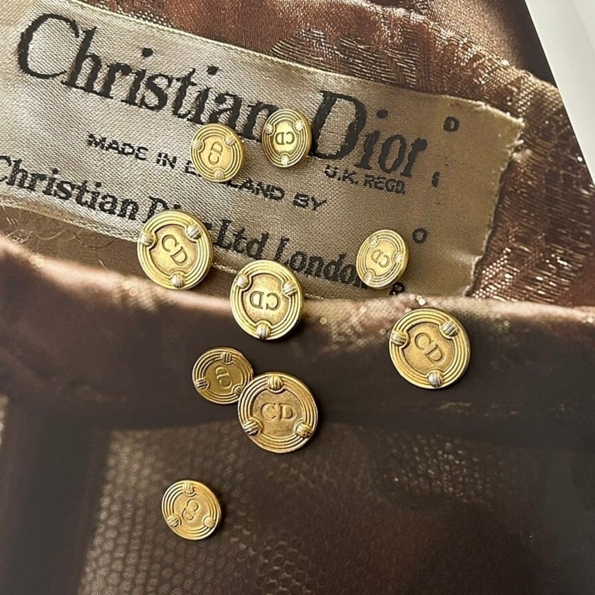 VINTAGE Christian Dior BUTTON】メタルゴールドロゴボタン 15mm D
