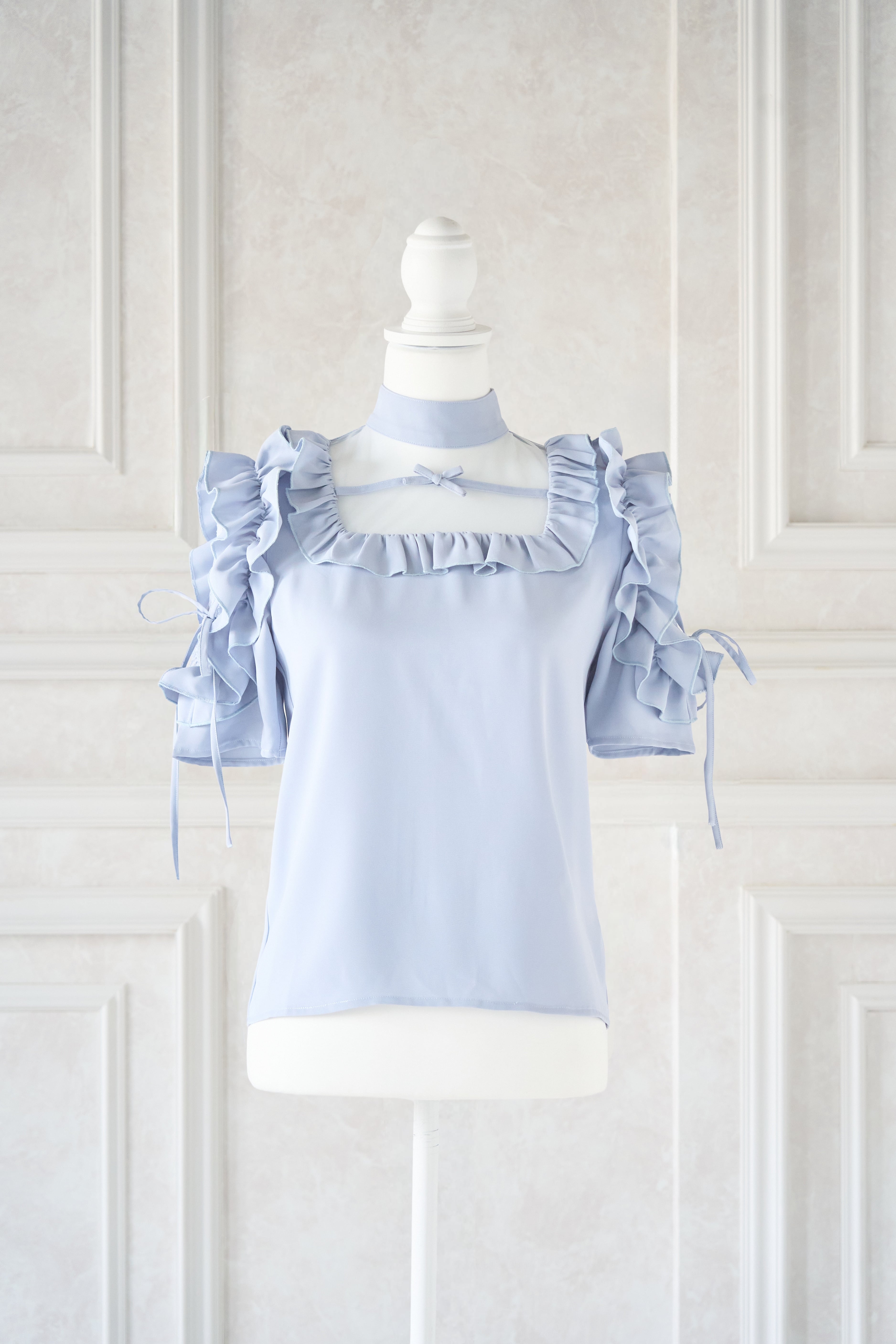 きらきらショルダーフリルブラウス