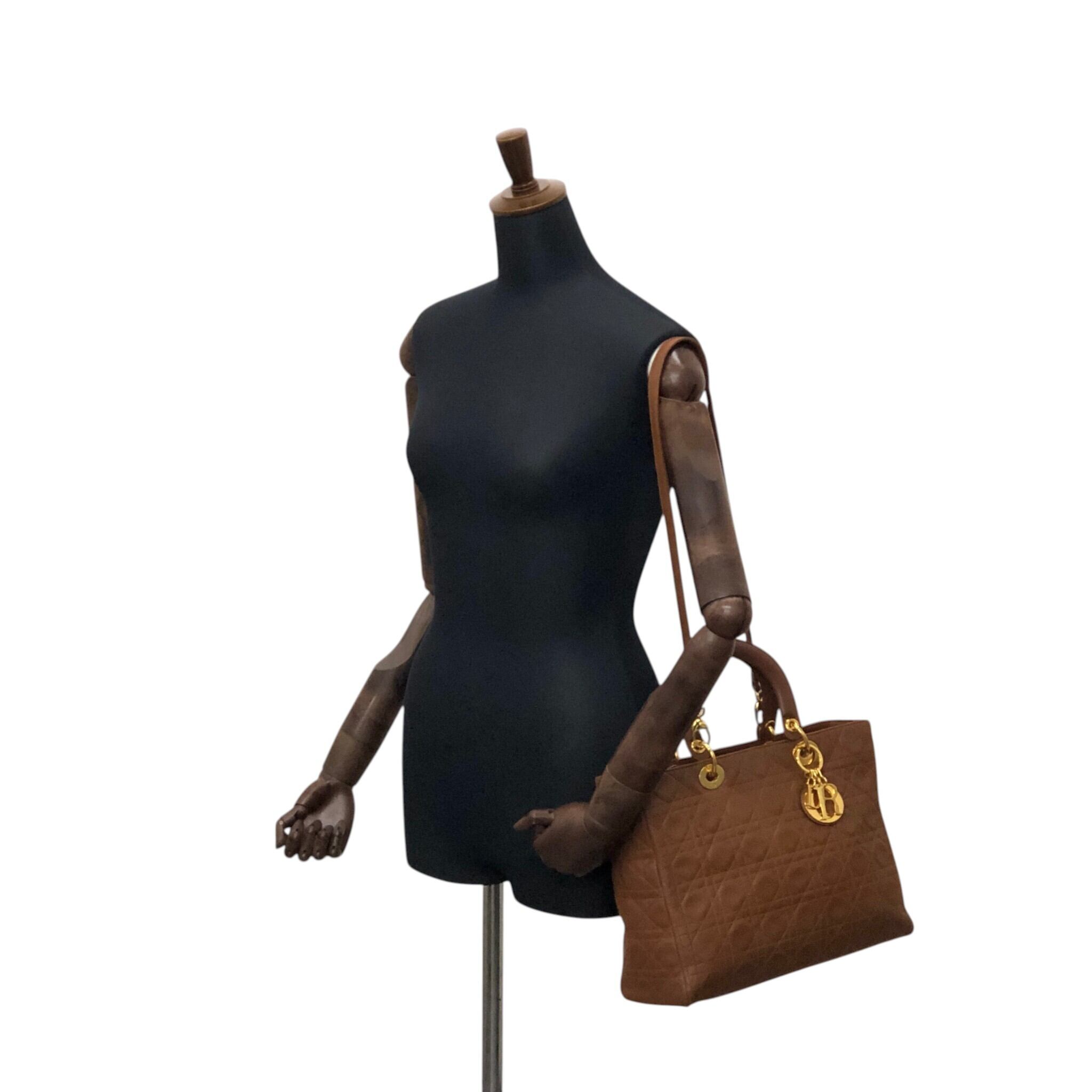 ゴ*ン様 本日限定セールChristina Dior ブラウンレザーショルダーバ Christian Dior クリスチャン ディオール レディディオール ショルダー