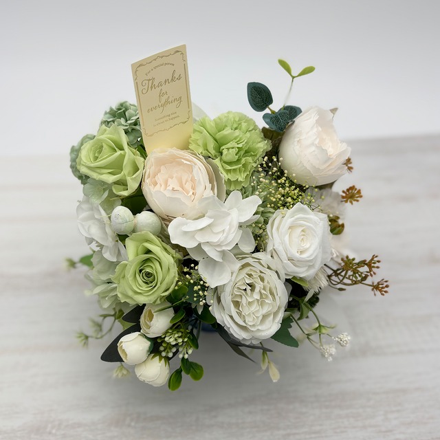 枯れない花で伝える想い｜お供え用プリザーブドフラワー｜No.18｜心揺さぶる美しさ