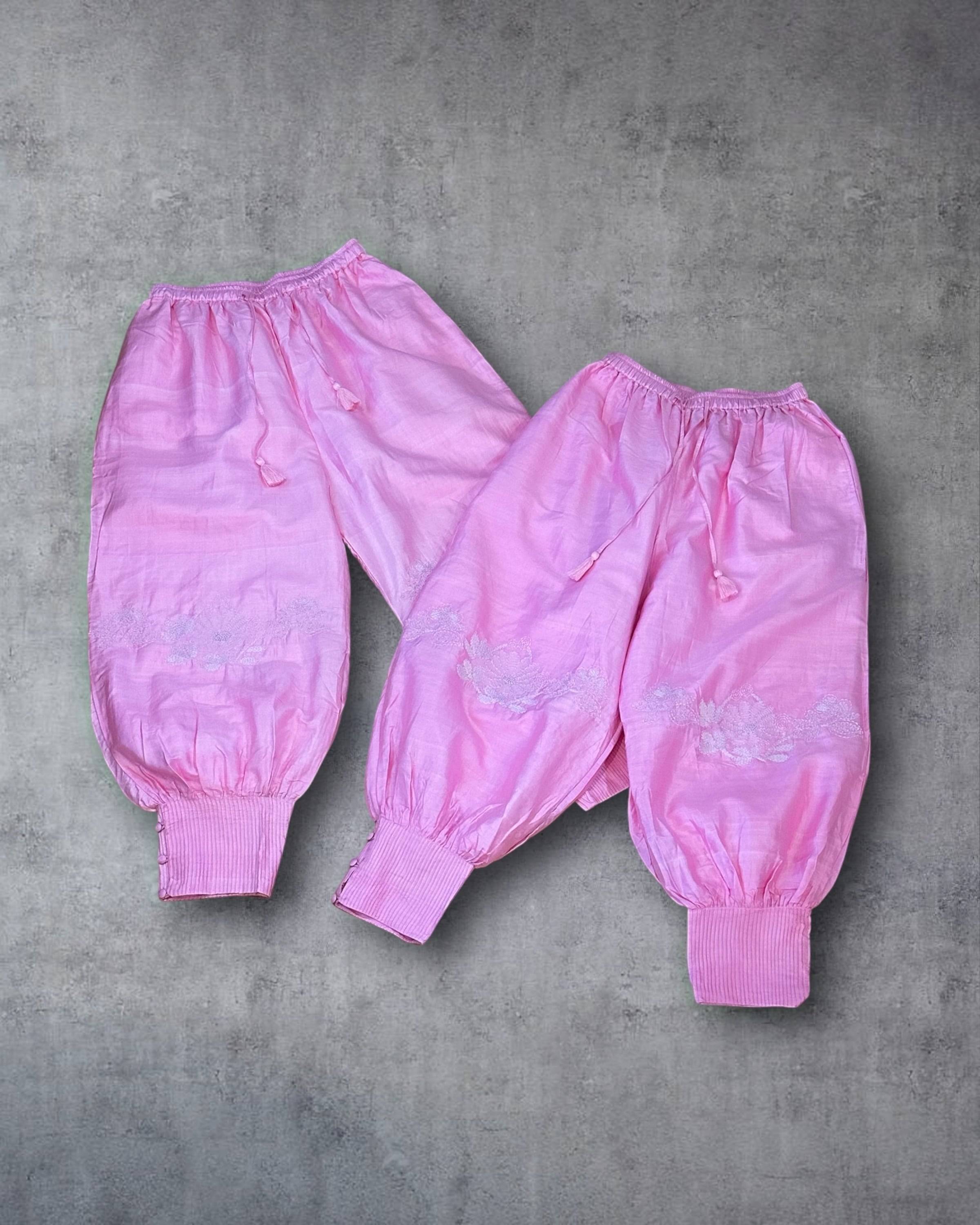 BUNON　Khadi Silk Special Collaboration with Ms,Yoko Omori　Embroidery Hem Pintuck Pants（Pink）