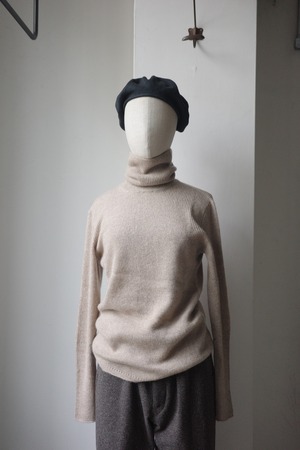 KLASICA クラシカ / SMOKEⅡ - LIGHT WEIGHT TURTLE NECK (GREIGE)