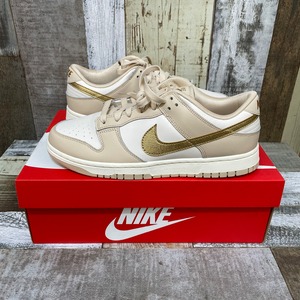 0588 WMNS NIKE DUNK LOW ESS TREND / DX5930-001