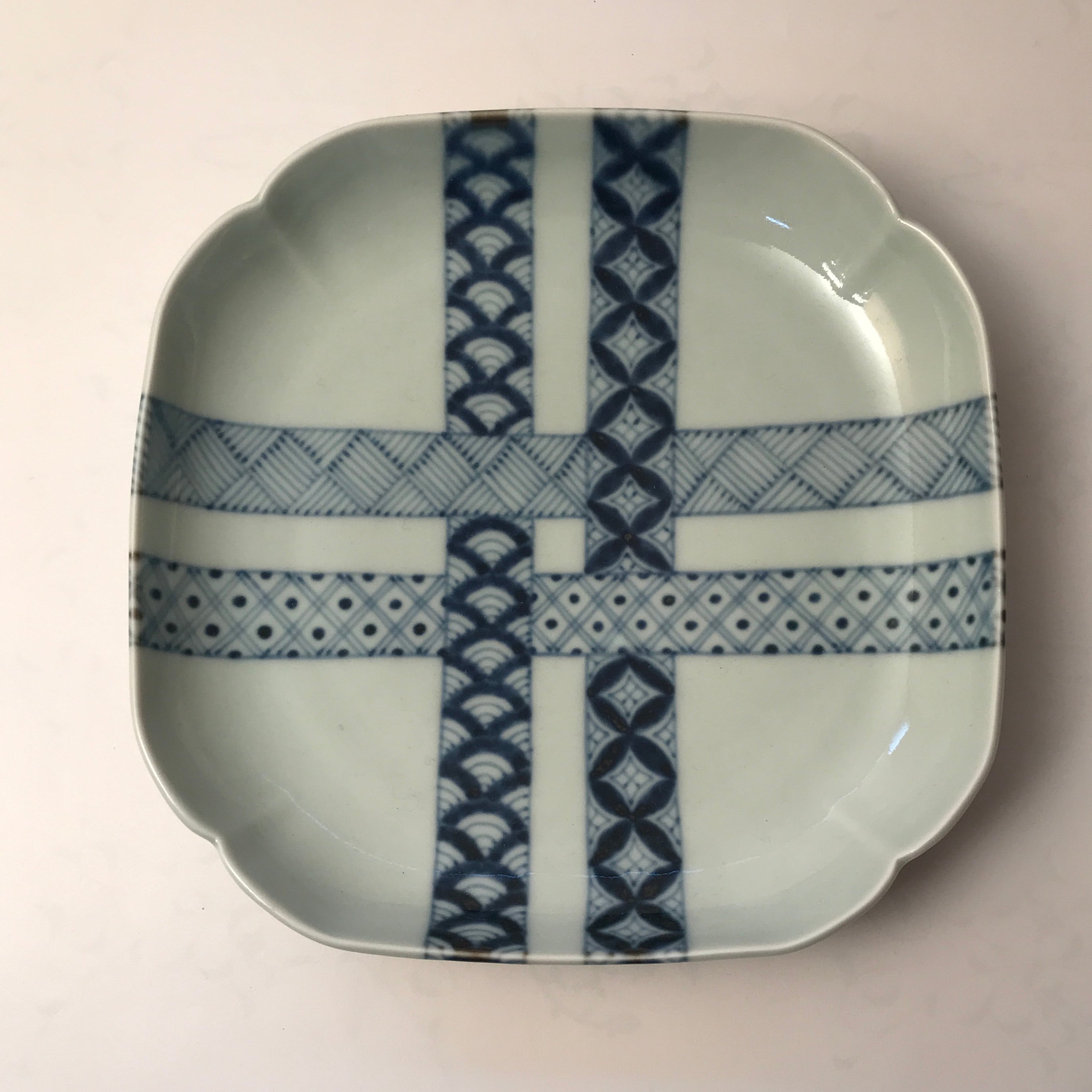 帯格子紋角七寸皿 | 藍の器 青雅堂