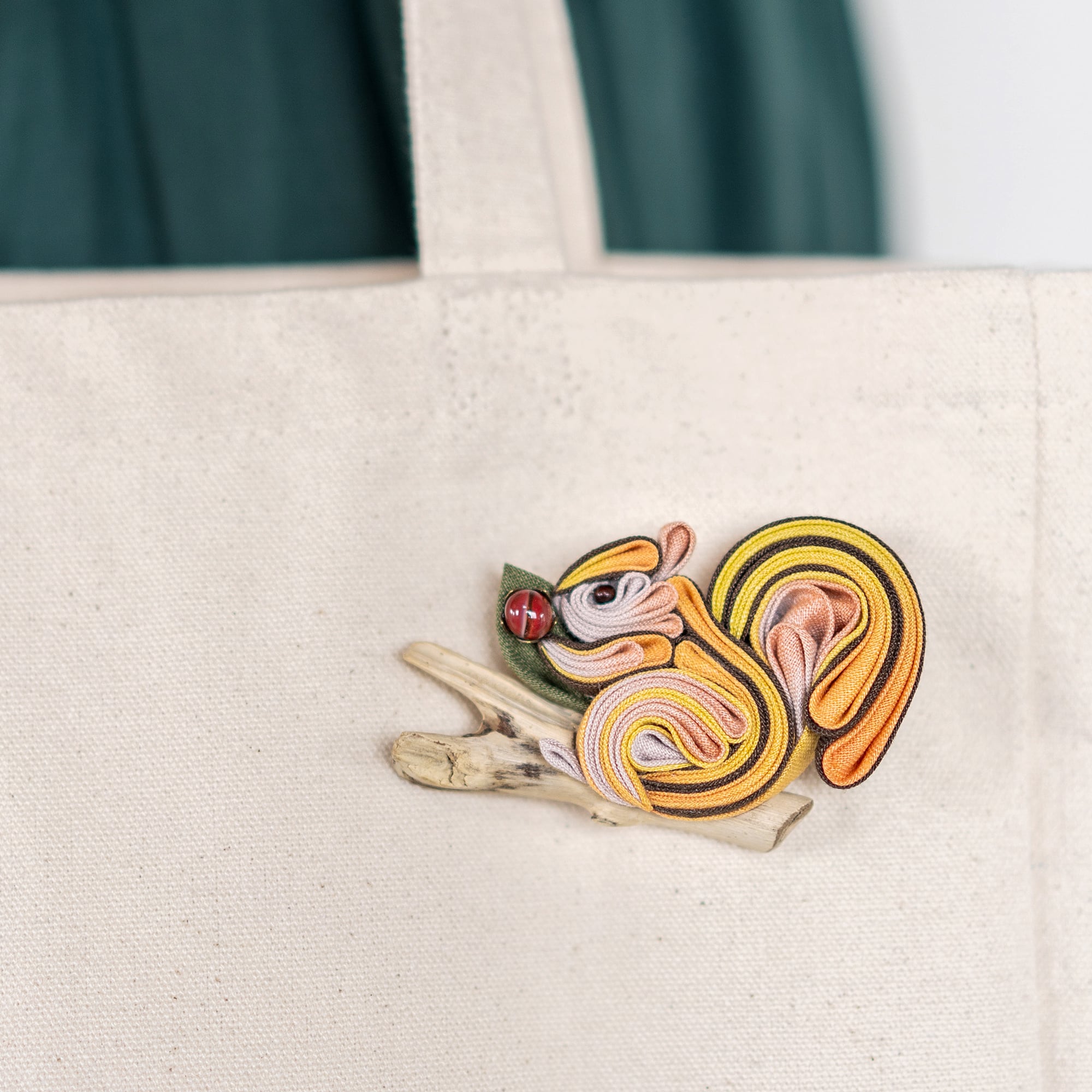 リス」ブローチ | RISU