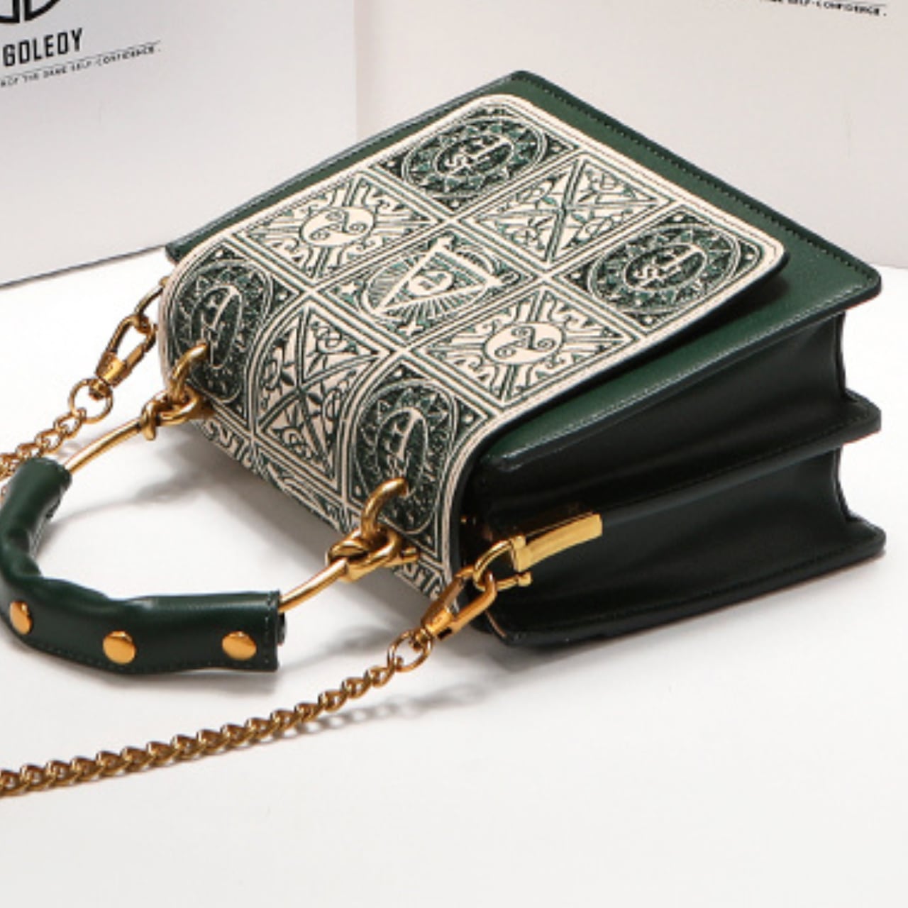 Embroidered retro handbag S549