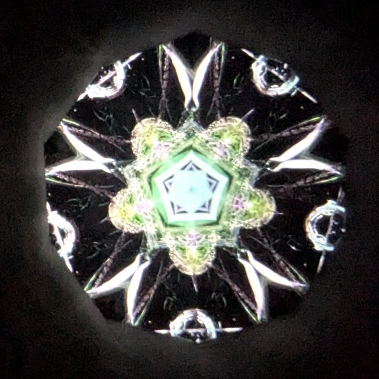 東京、鉛色の空とその結果 | gnk kaleidoscope