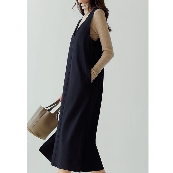 Black wool jumper skirt