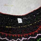 フォークダンス 衣装 トップス ブラウス ブラック系 刺繍 花 花柄 カラフル 黒 赤 緑 黄 青 かわいい 華やか チロリアン カントリー おしゃれ 練習 レッスン ダンス衣装 イベント 袖 レッド系 グリーン系 イエロー系 ブルー系 ピンク系