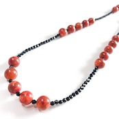 シンプルに楽しめるデザインネックレス！ アップル珊瑚 オニキス シンプルネックレス ne1098