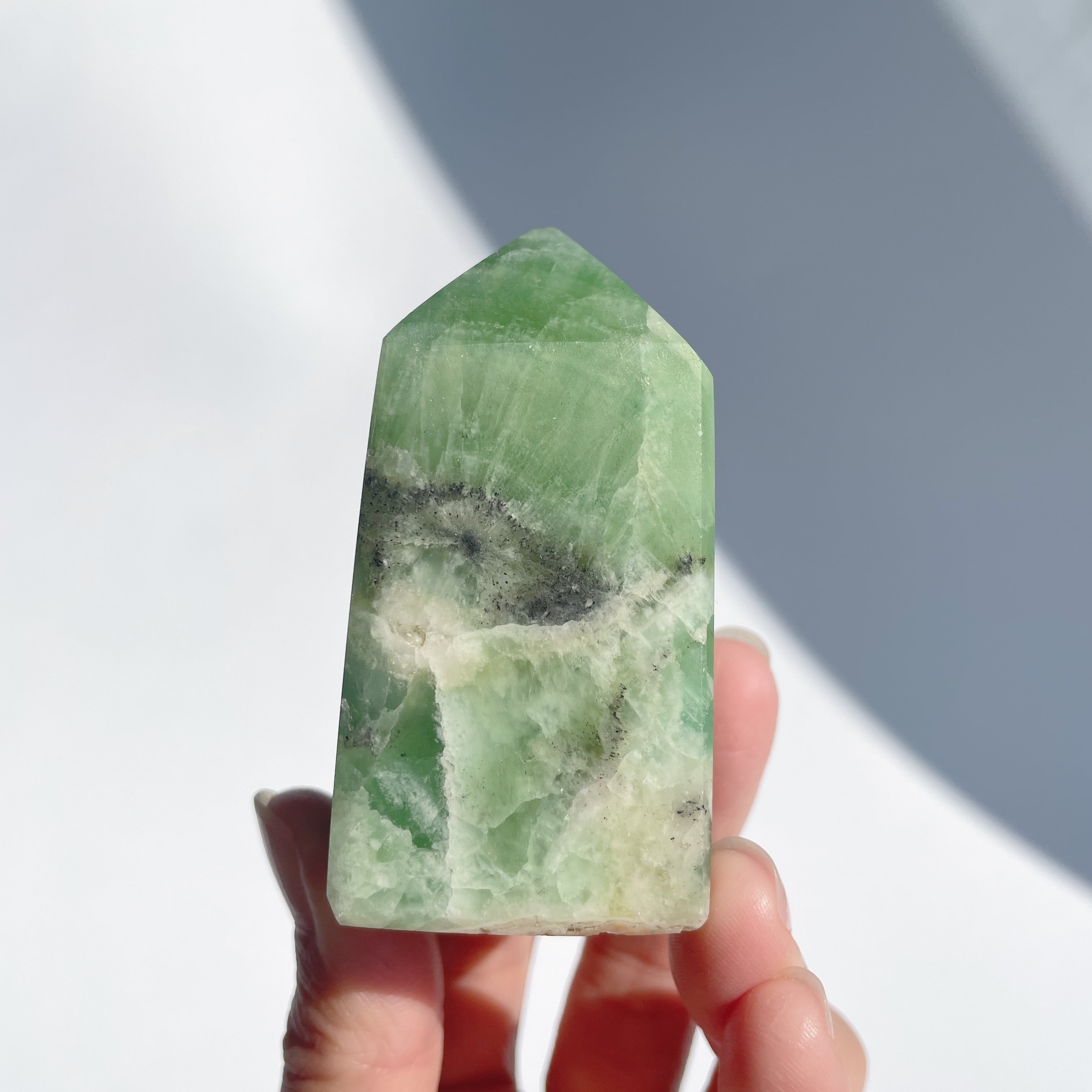 グリーンカルサイト(キウイカルサイト) No.2 キウイカルサイト タワー02◇Kiwi Calcite◇パワーストーン