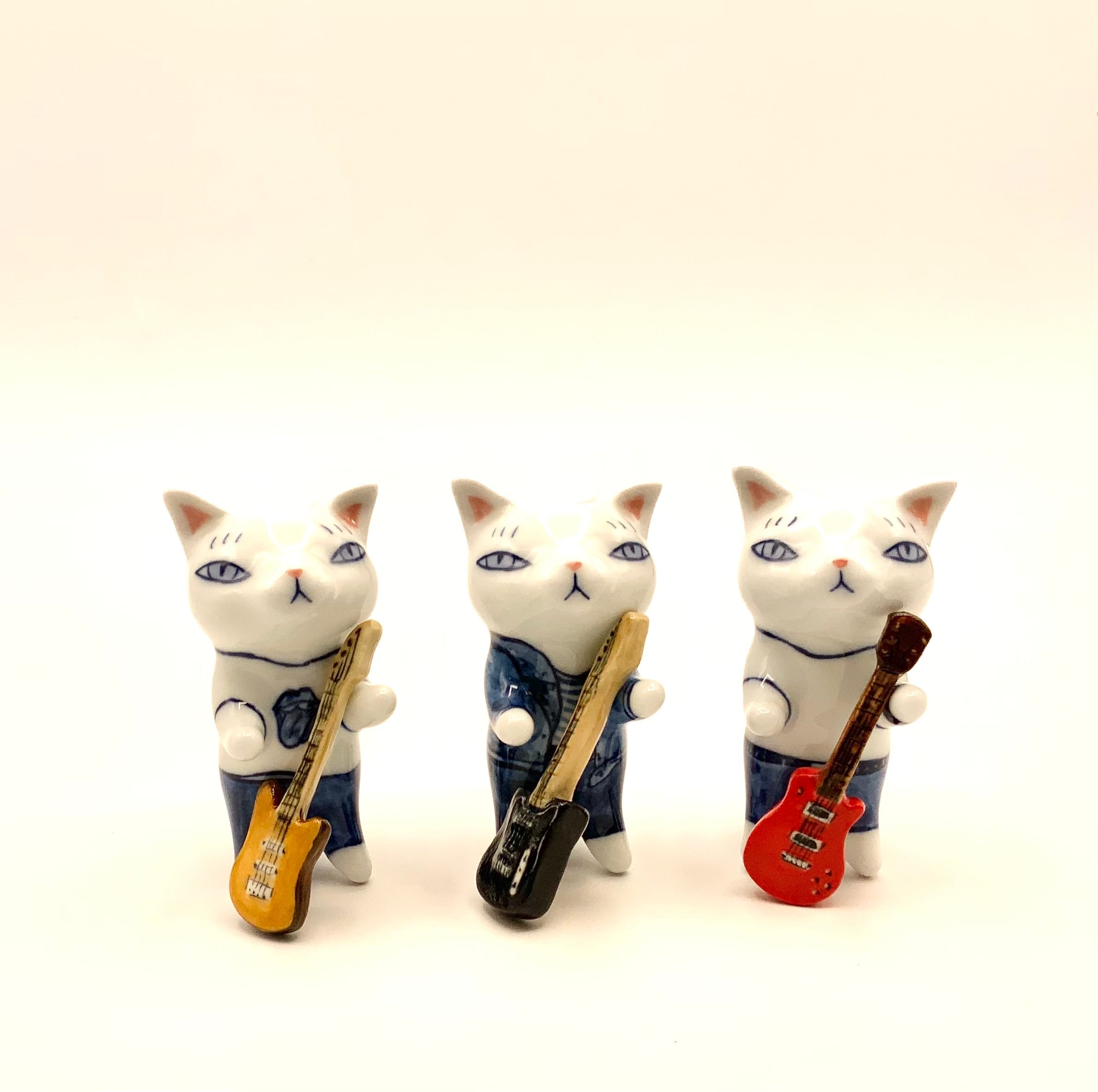 新品・人気作家FLOWERS 有田焼 猫 花器 仁王立ち 染付シリーズ 箱付き 新品・人気作家FLOWERS 有田焼 猫 花器 仁王立ち 染付シリーズ 箱付き