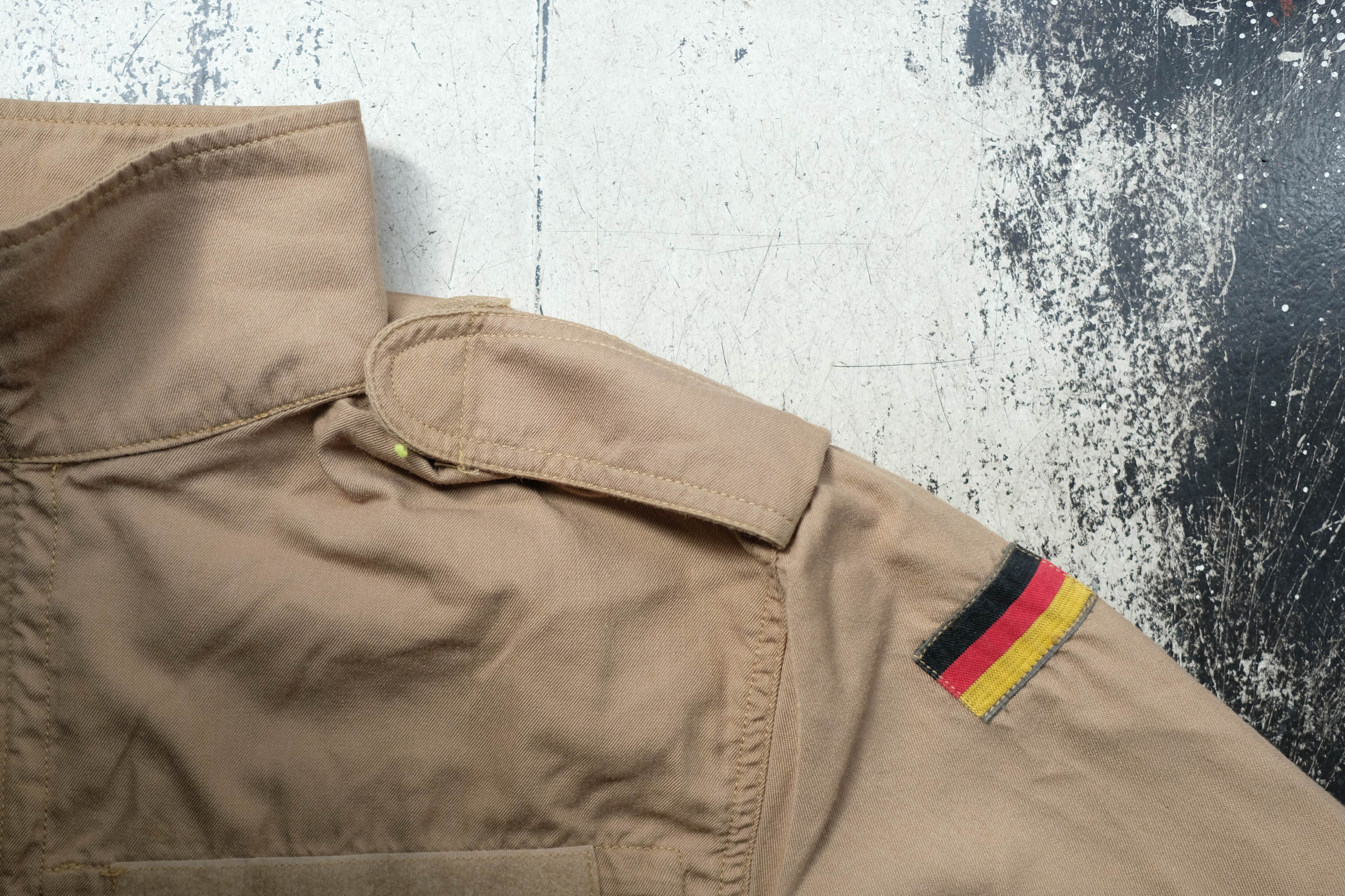 ドイツ軍 ベージュのジップアップジャケット | militaria & encore