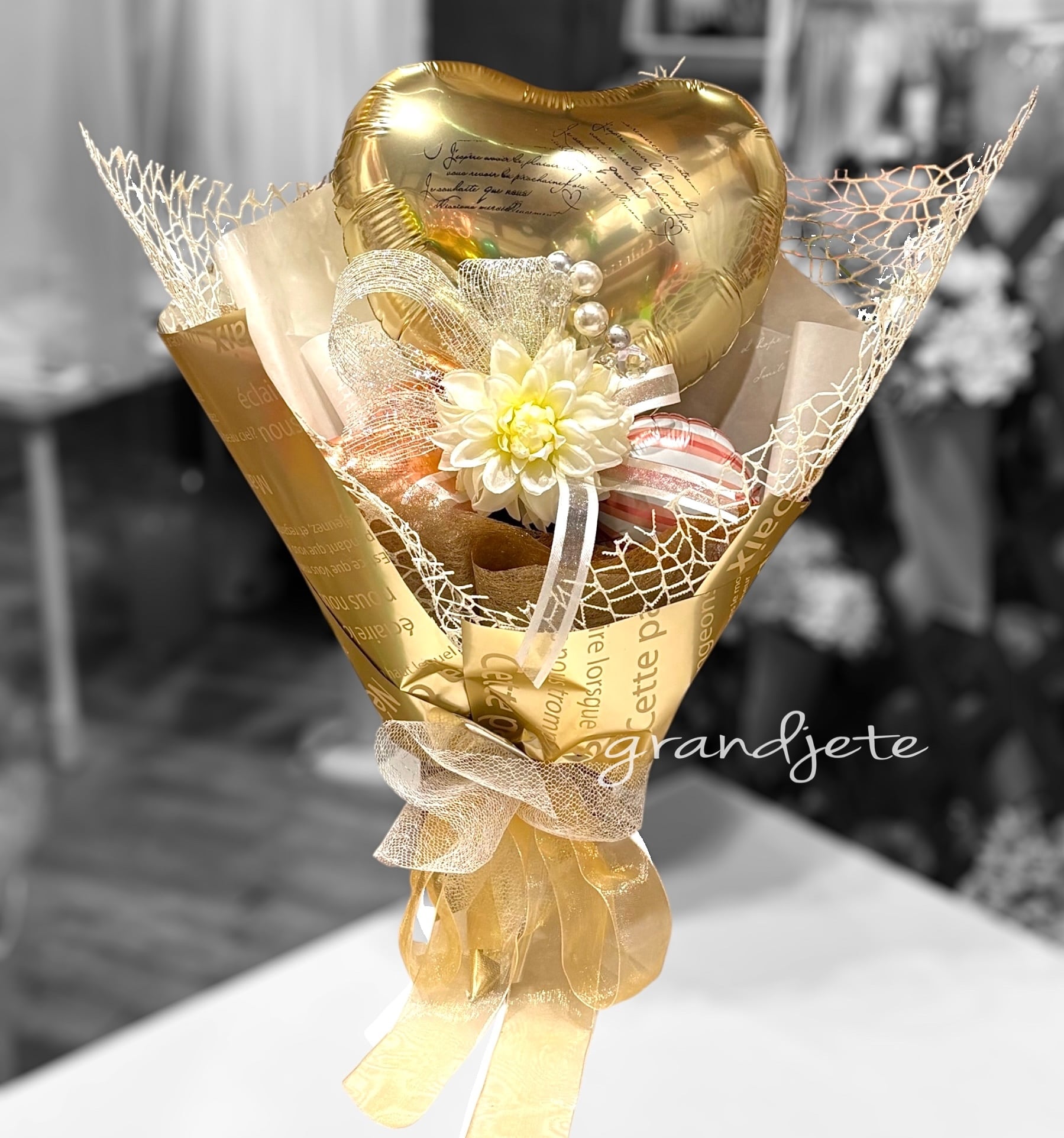 ホワイトゴールド祝STAMP付ブーケ