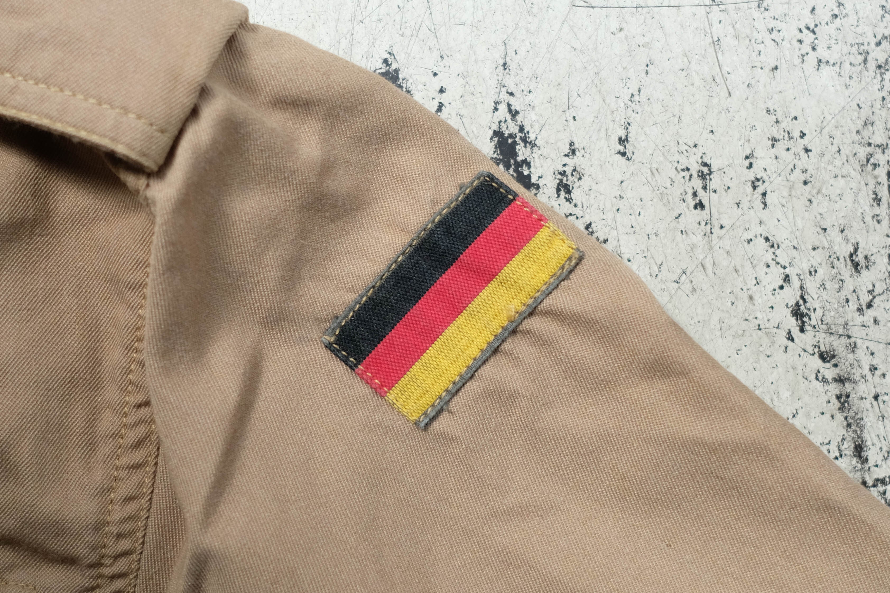 ドイツ軍 ベージュのジップアップジャケット | militaria & encore