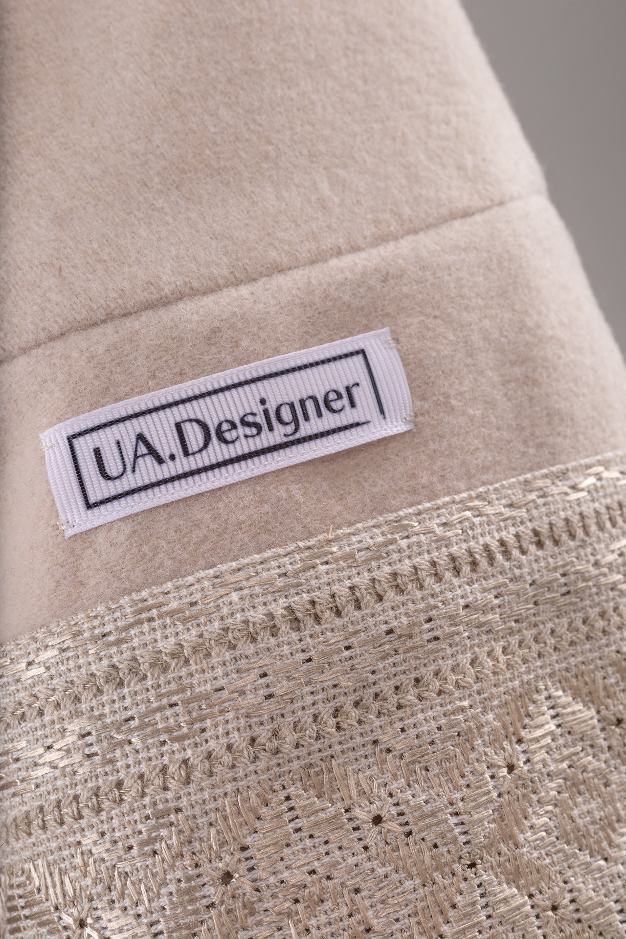 ウクライナ産プレミアムウール100%ジャケットコート（白）平行縫い　シルク手刺繍 - 3