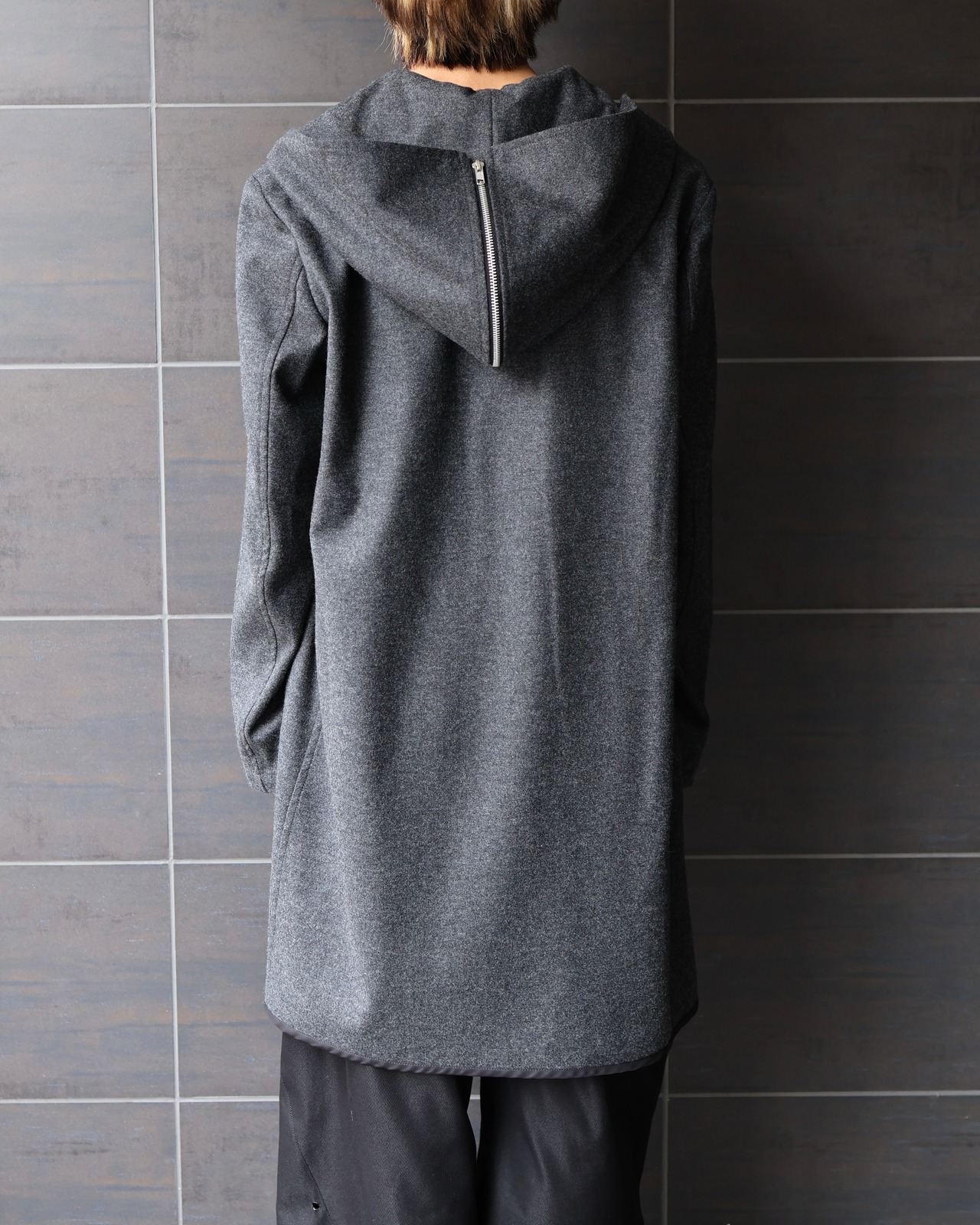【COMME des GARCONS HOMME DEUX】zip up hooded half coat