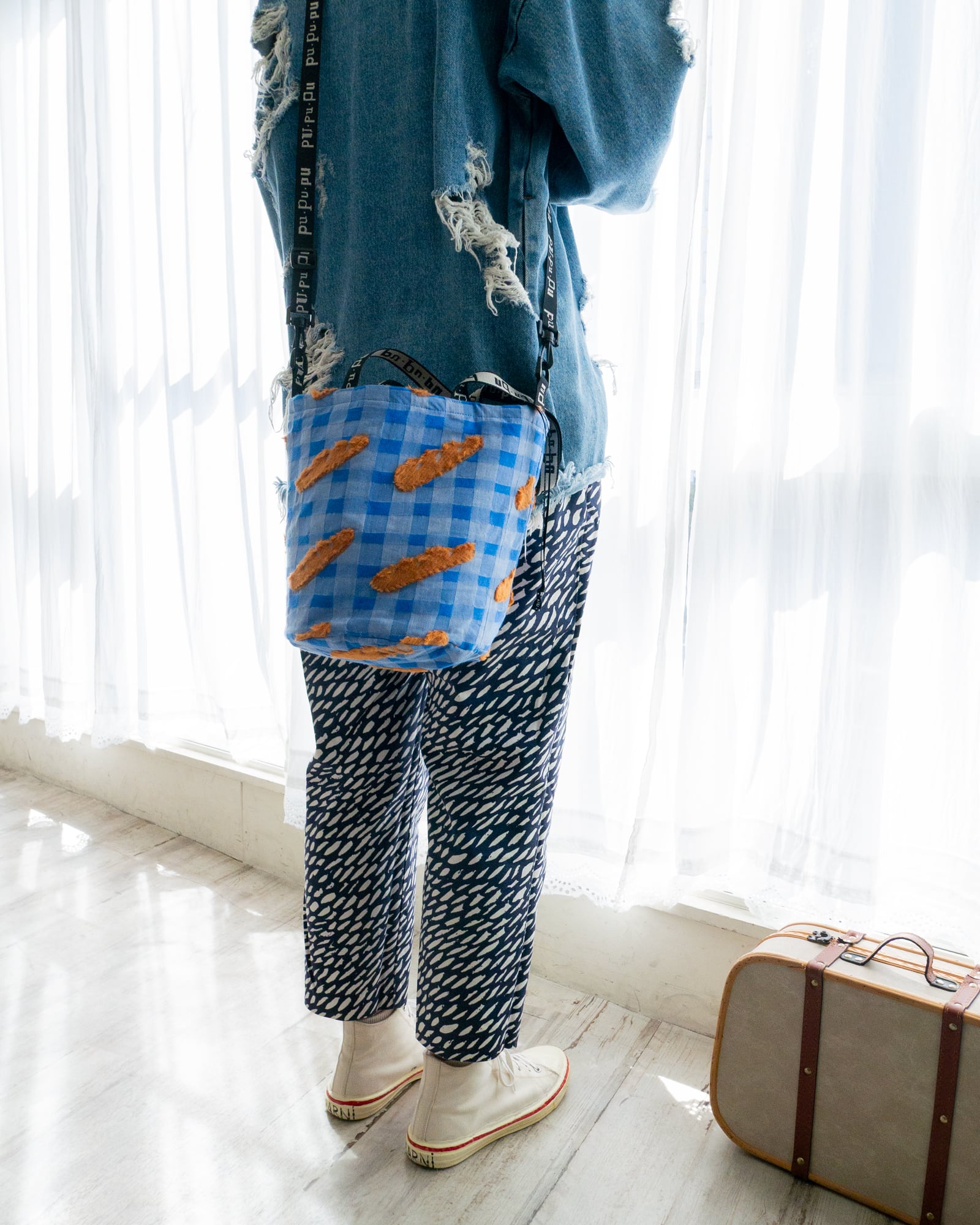 フランスパンのバケツ型トートバッグ