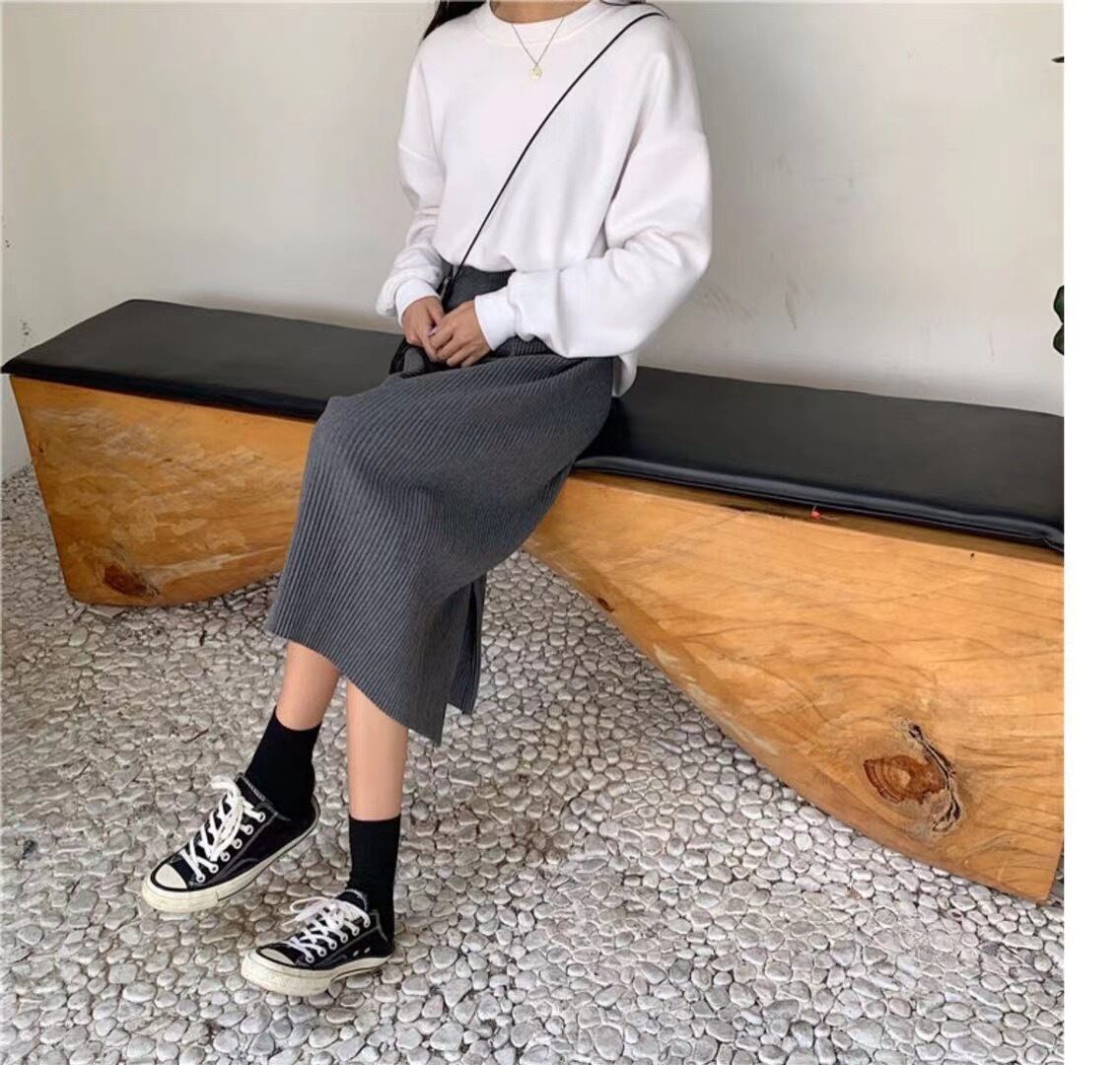 バックスリットリブニットスカート