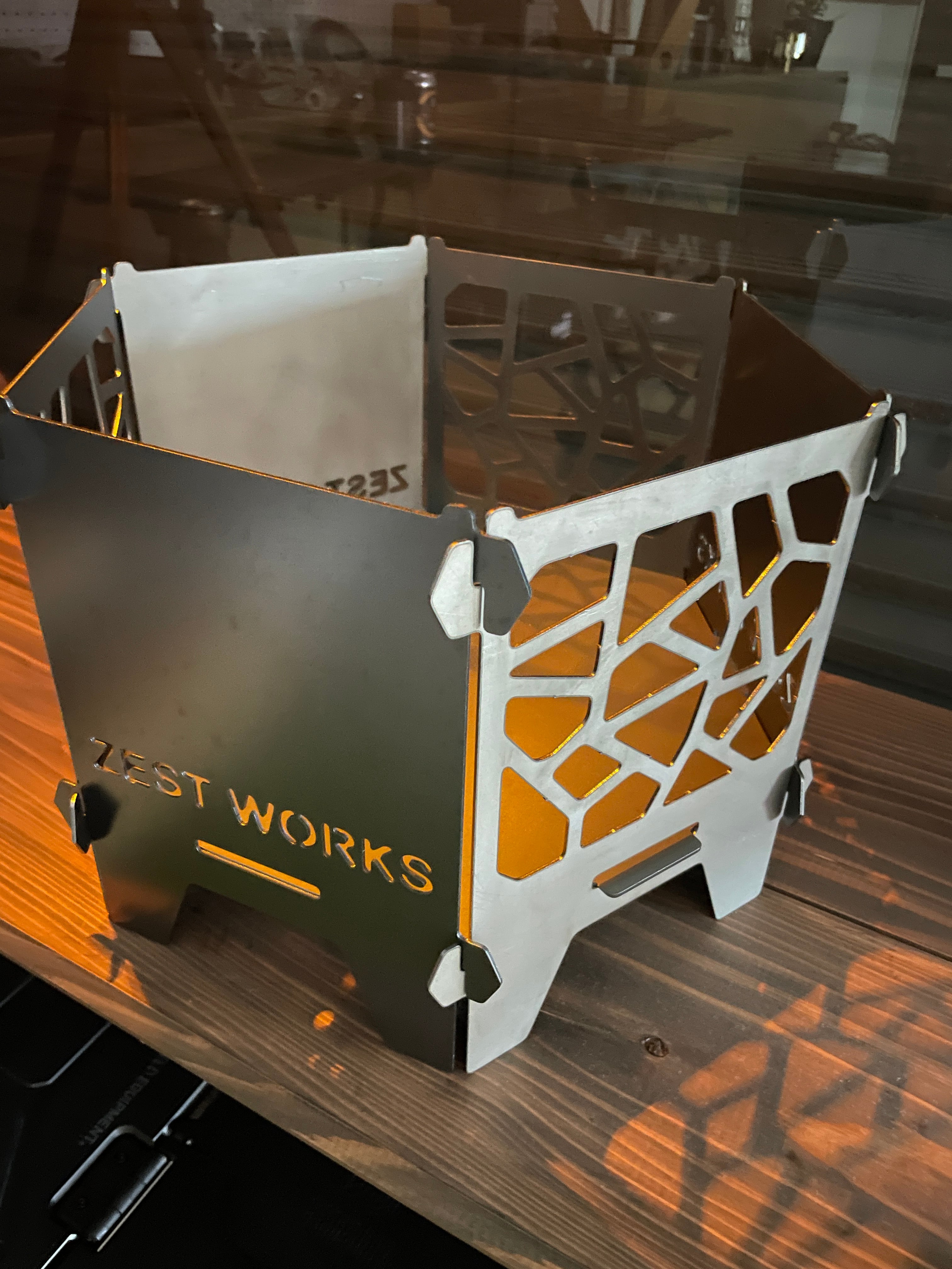 ZEST WORKS 焚火台 (ZW-TD6M) 耐熱MB塗装バージョン | ZEST WORKS