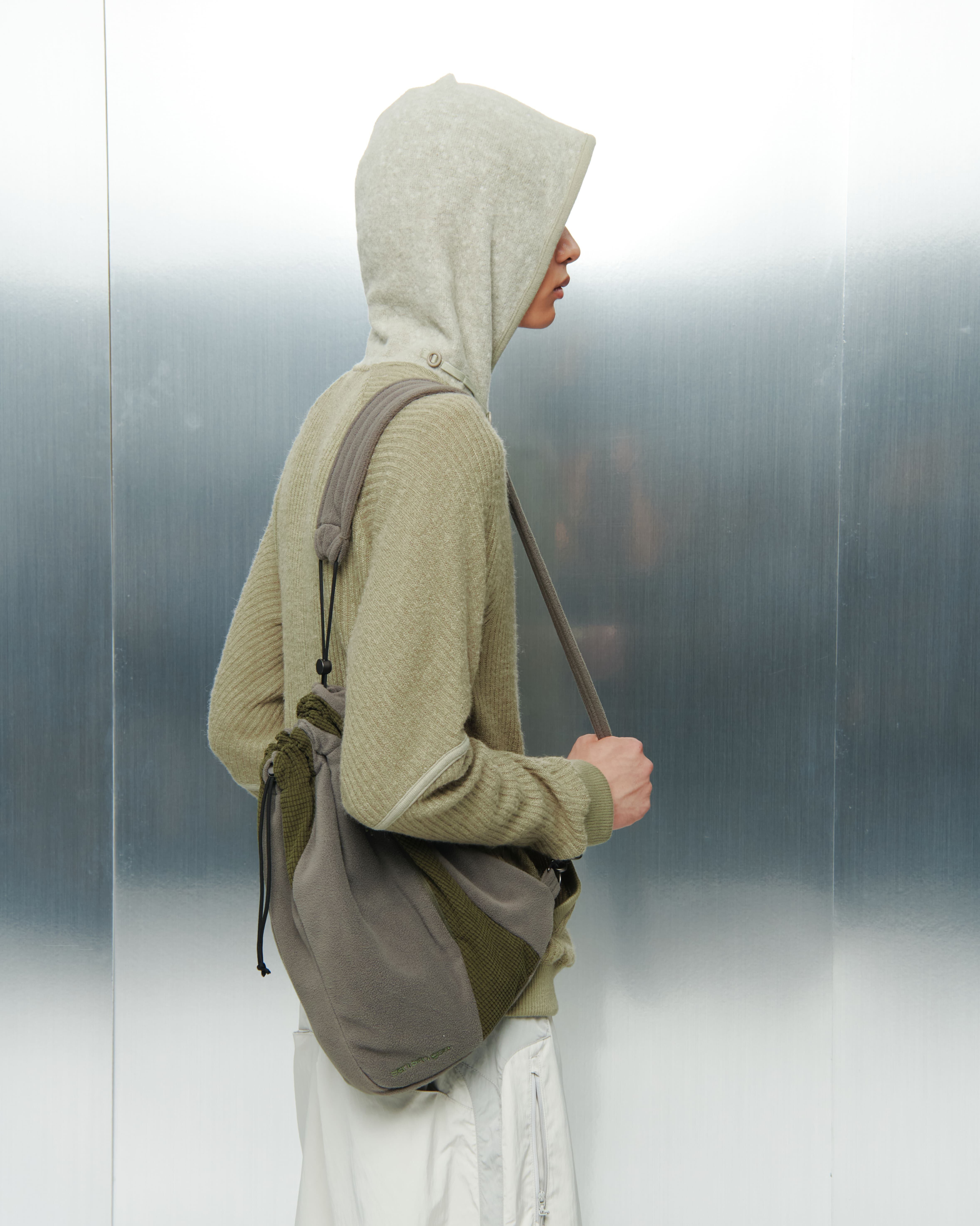 SAN SAN GEAR] FLEECE CROSS BAG [KHAKI] 正規品 韓国ブランド 韓国