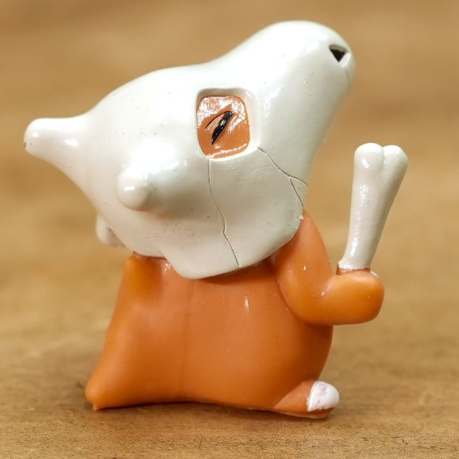 カラコレ　ポケットモンスター 今回ご紹介するのは、1997年に発売された初代モンコレの「カラカラ