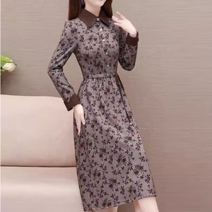 【送料無料】 ロングワンピ ひざ丈 ミモレ 長袖 Vネック 襟付き Aライン フレア フォーマル エレガント 可愛い 大人可愛い きれいめ シンプル カジュアル シック コンサバ 華やか 大人 上品 おしゃれ お洒落 主役級 こなれ感 高見え 花柄 秋 レディース 女性用 20代 30代 40代 デート お出かけ 女子会 お呼ばれ 休日 お茶会 授業参観 着回し 普段使い ファッション コーデ スタイル 楽ちん 体型カバー 脚長 定番 着痩せ 垢抜け ママ服