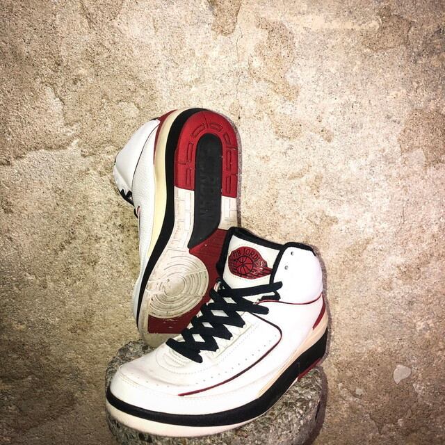 NIKE AIR JORDAN 2 RETRO