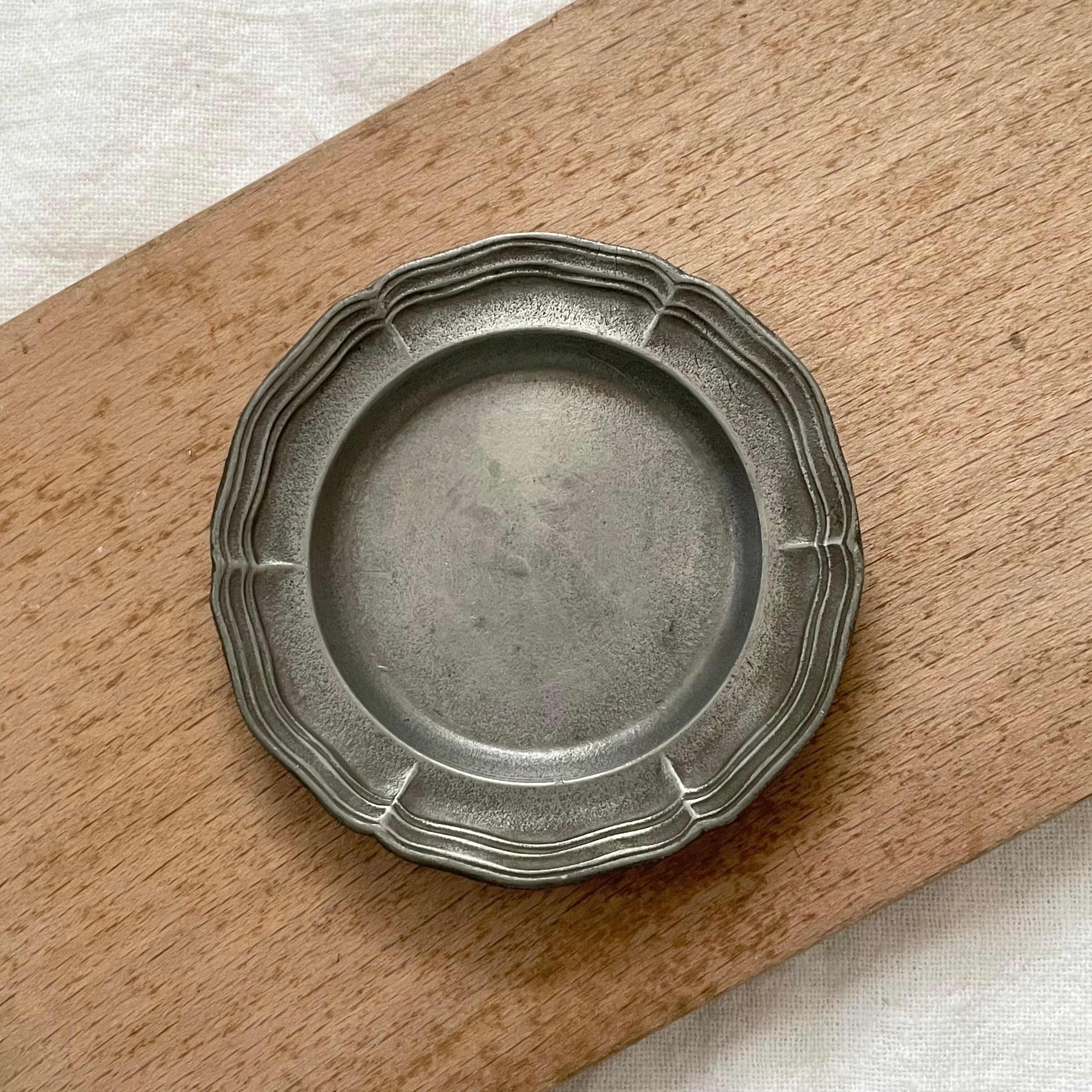 直径7.7㎝ ピューター花リムプレート