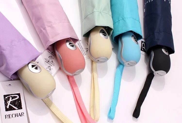 雨の日が楽しくなる猫柄の折り畳み傘