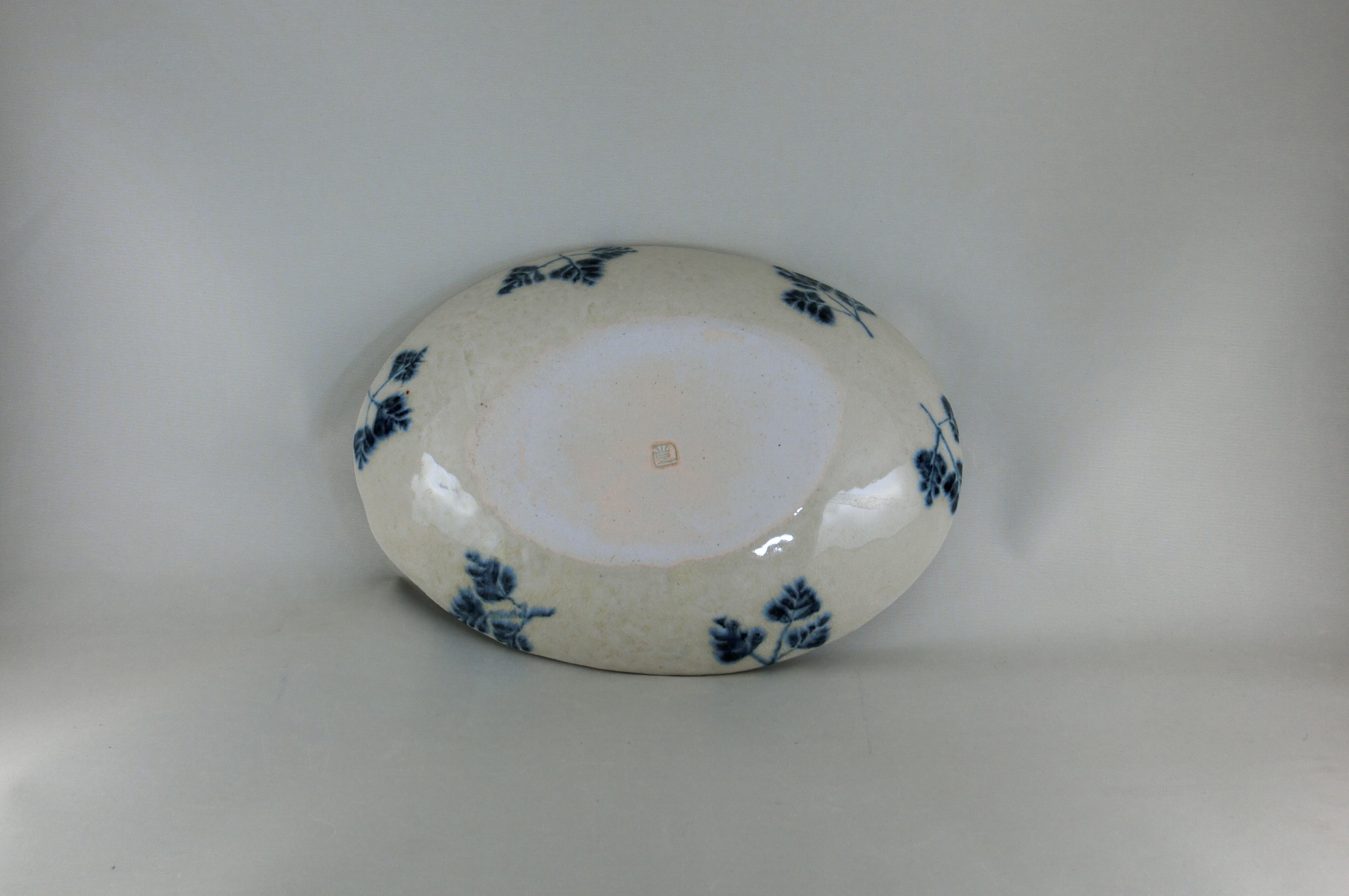 シダ紋楕円鉢（宗山窯）