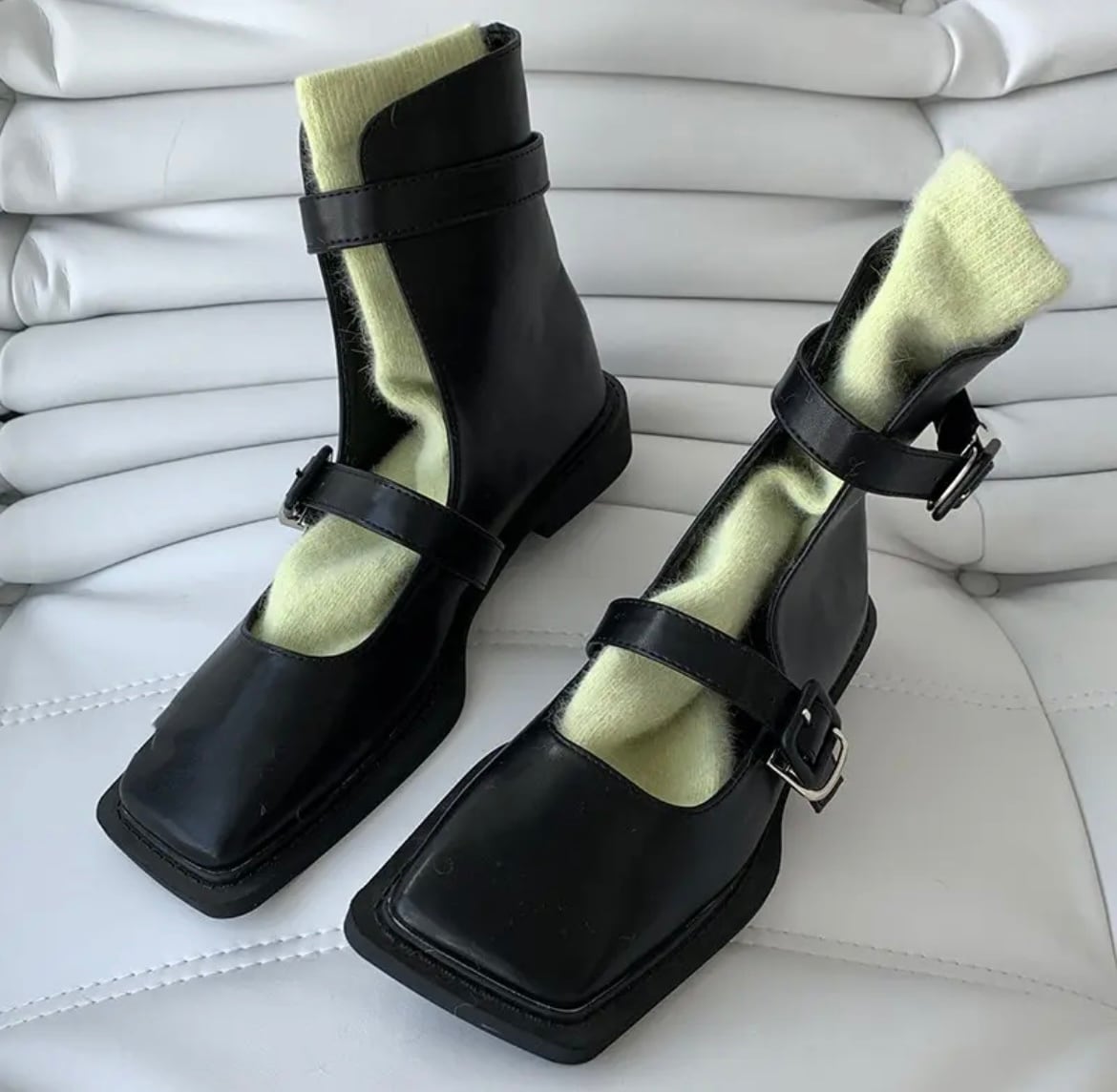 ハイカットダブルバックルシューズ