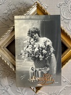 フランスアンティークカード ブーケとマダム Bonne fete Rose 薔薇 ローズ 額装 インテリア 未使用