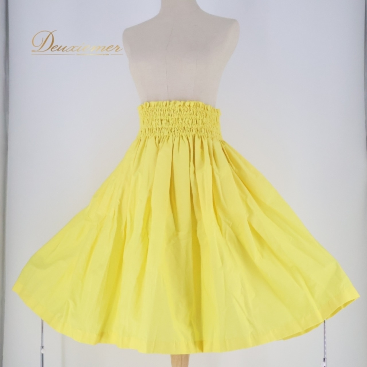 フラダンス 衣装 パウスカート イエロー系 ママラベイ 日本製 ハワイアン アロハ レッスン 練習 Mamala Bay フラ ダンス 無地 シンプル ワンカラー 華やか 鮮やか 黄 かわいい おしゃれ 上品 シングル スカート ふんわり フラダンス衣装 おしゃれスカート かわいいパウスカート ダンスレッスン ふんわりスカート カラフル衣装 イエロー ドレスアップ