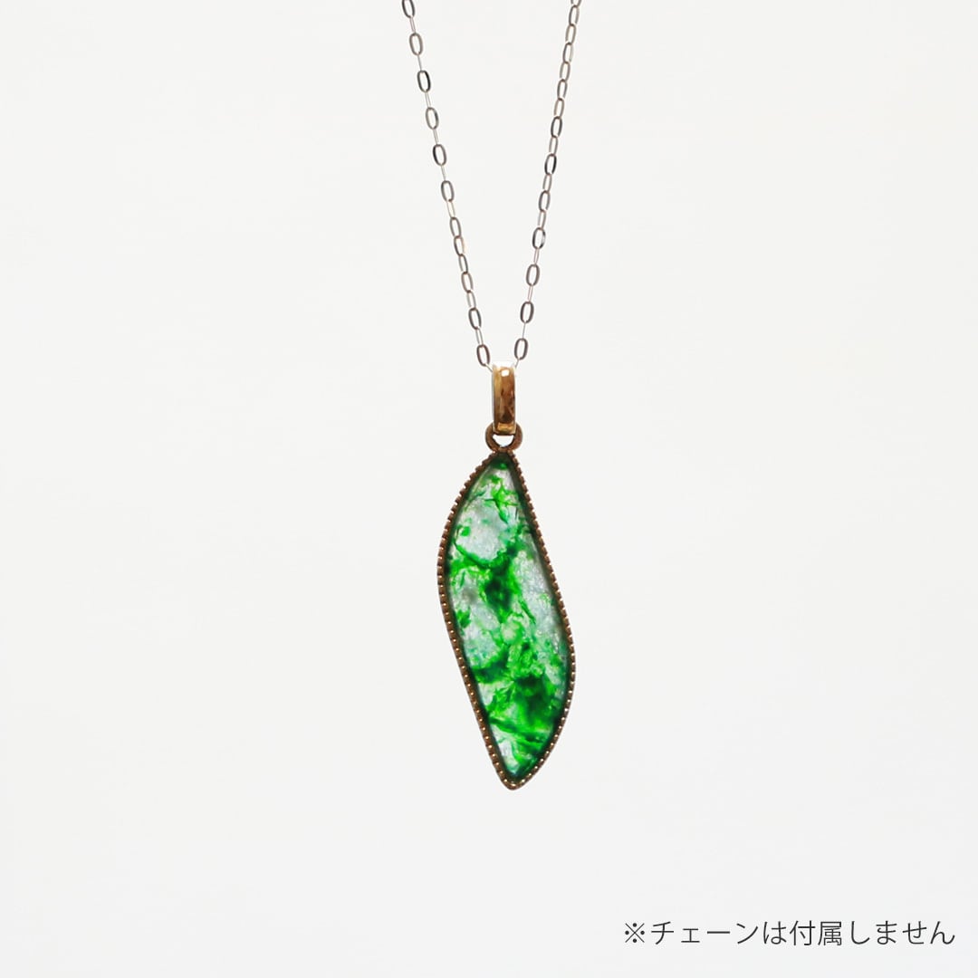 ステンドガラスの様な透明感 K10YG 翡翠 ice&green ペンダント ステンドガラスの様な透明感 K10YG 翡翠 ice&green ペンダント