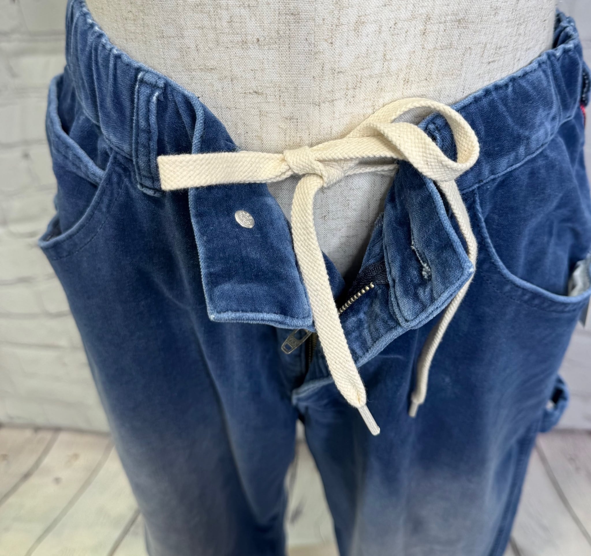 新品未使用 ディニテコリエ Dignite collier ストレート パンツ Dignite collier ディニテコリエ ストレッチシフォンテーパード