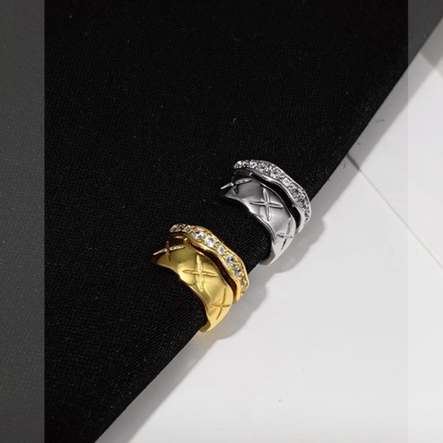 Metal Material Cross Motif & Rhinestone Double Design Ear Cuff       00184