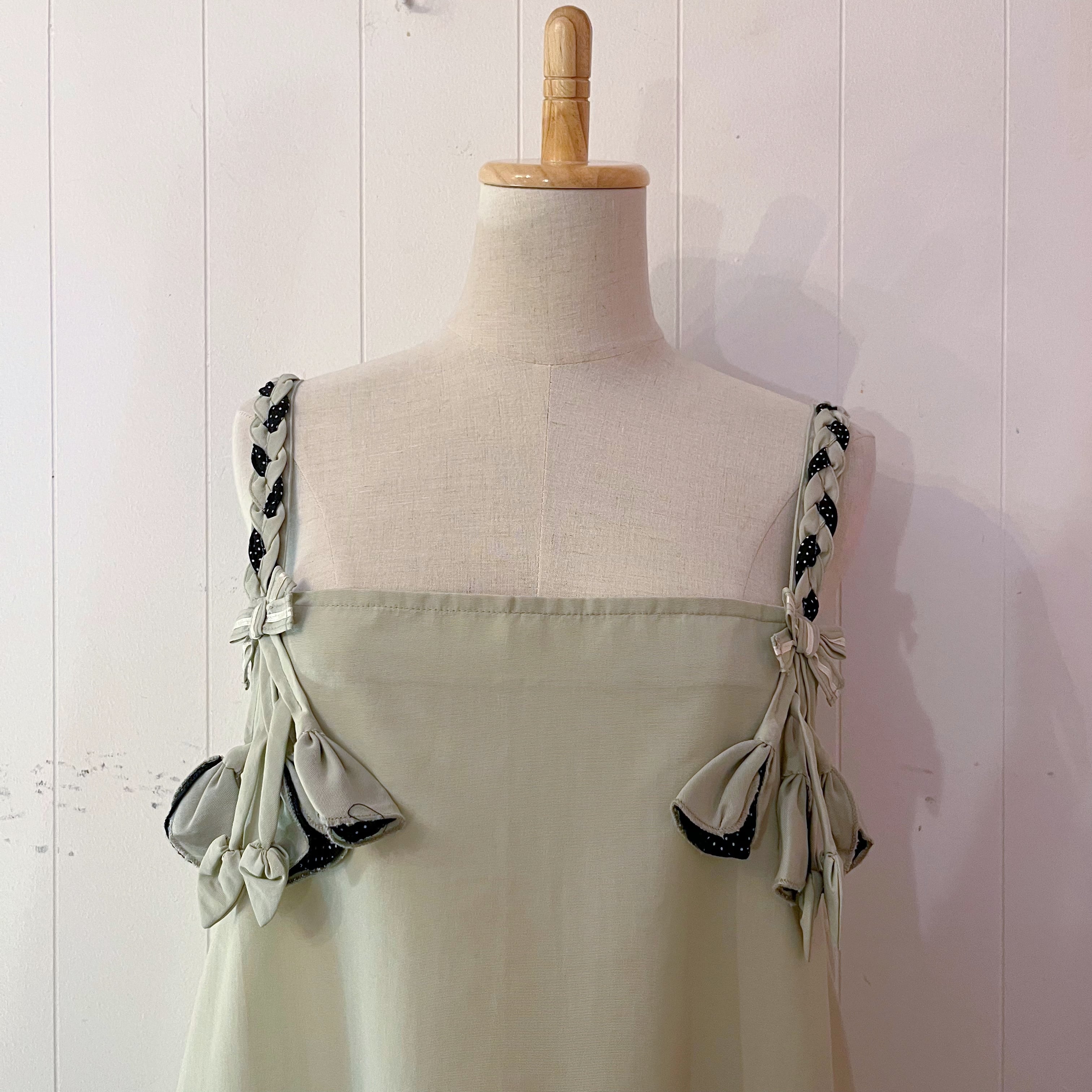 dot ribbon flower jumper skirt