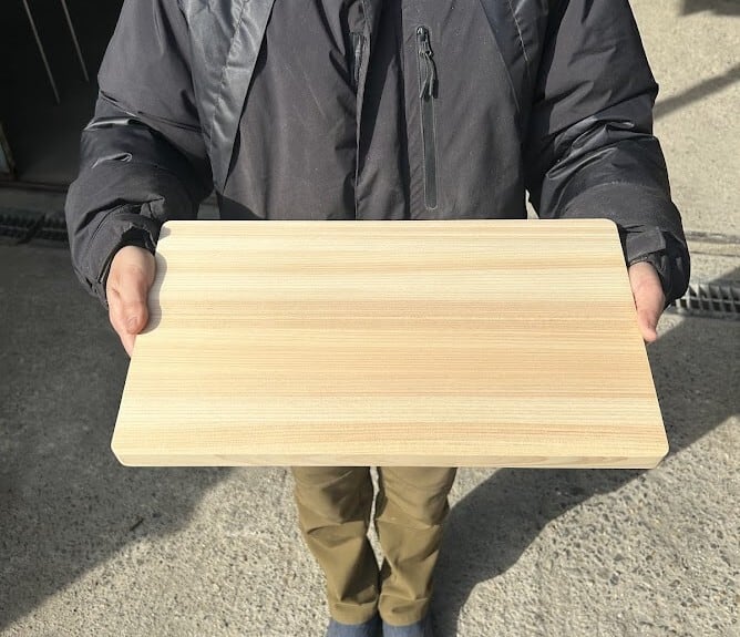 ひのきまな板 2cm厚 柾目接ぎ合わせ 約42×24×2cm | ひのきまな板の美