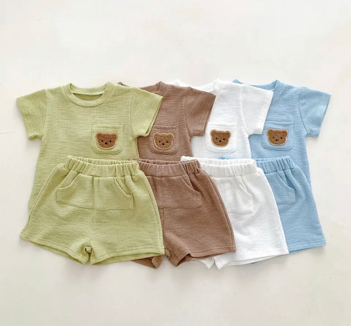 くまの半袖シャツ&ショートパンツ