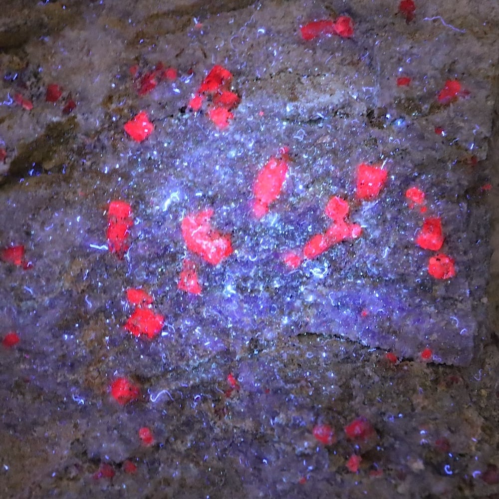 カリフォルア産 コランダム ルビー サファイア 原石 399.5g CRD100