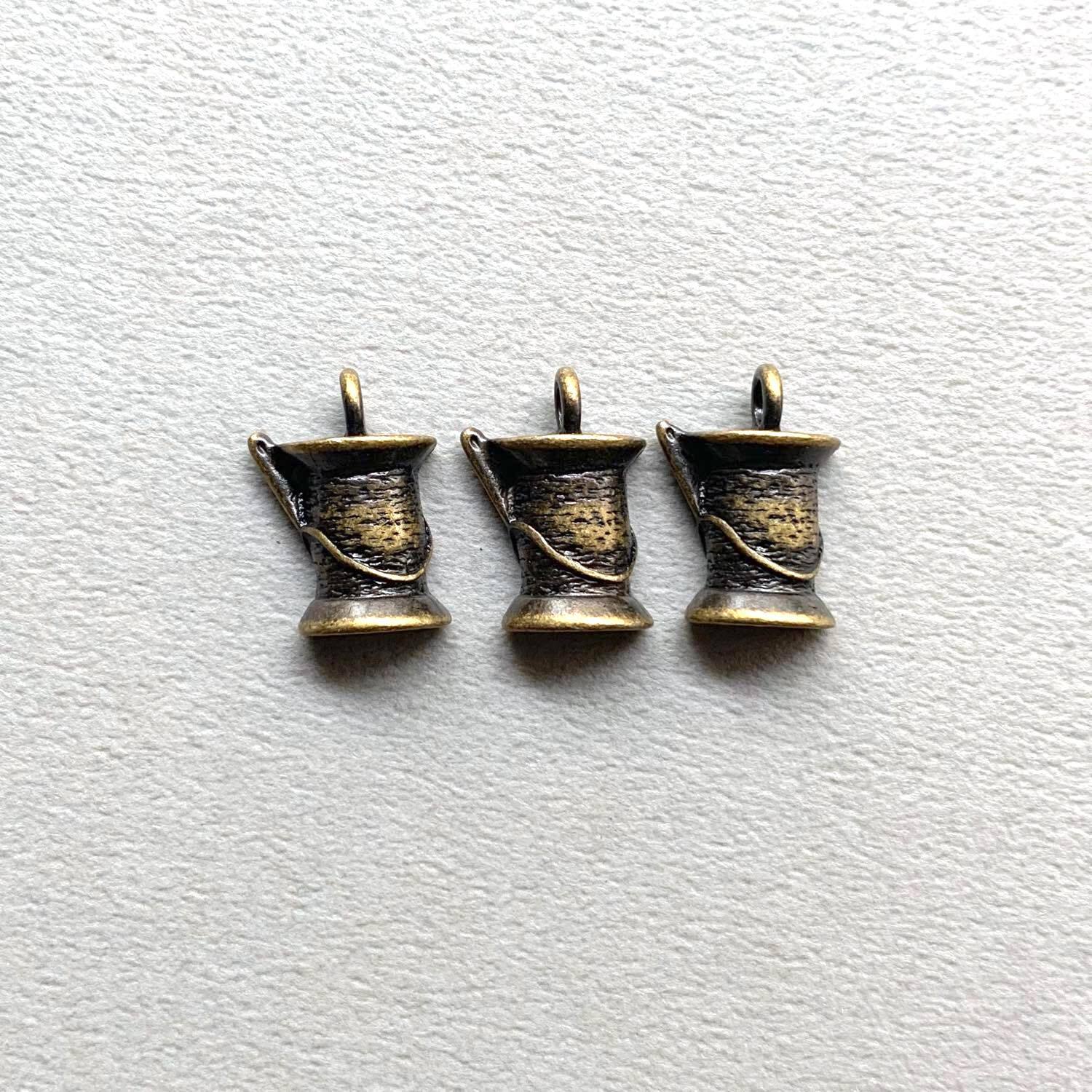 糸巻き　ボビン　金属製　大　アンティーク　レトロ　7個セット 糸巻きボビン金属製大アンティークレトロ7個セット