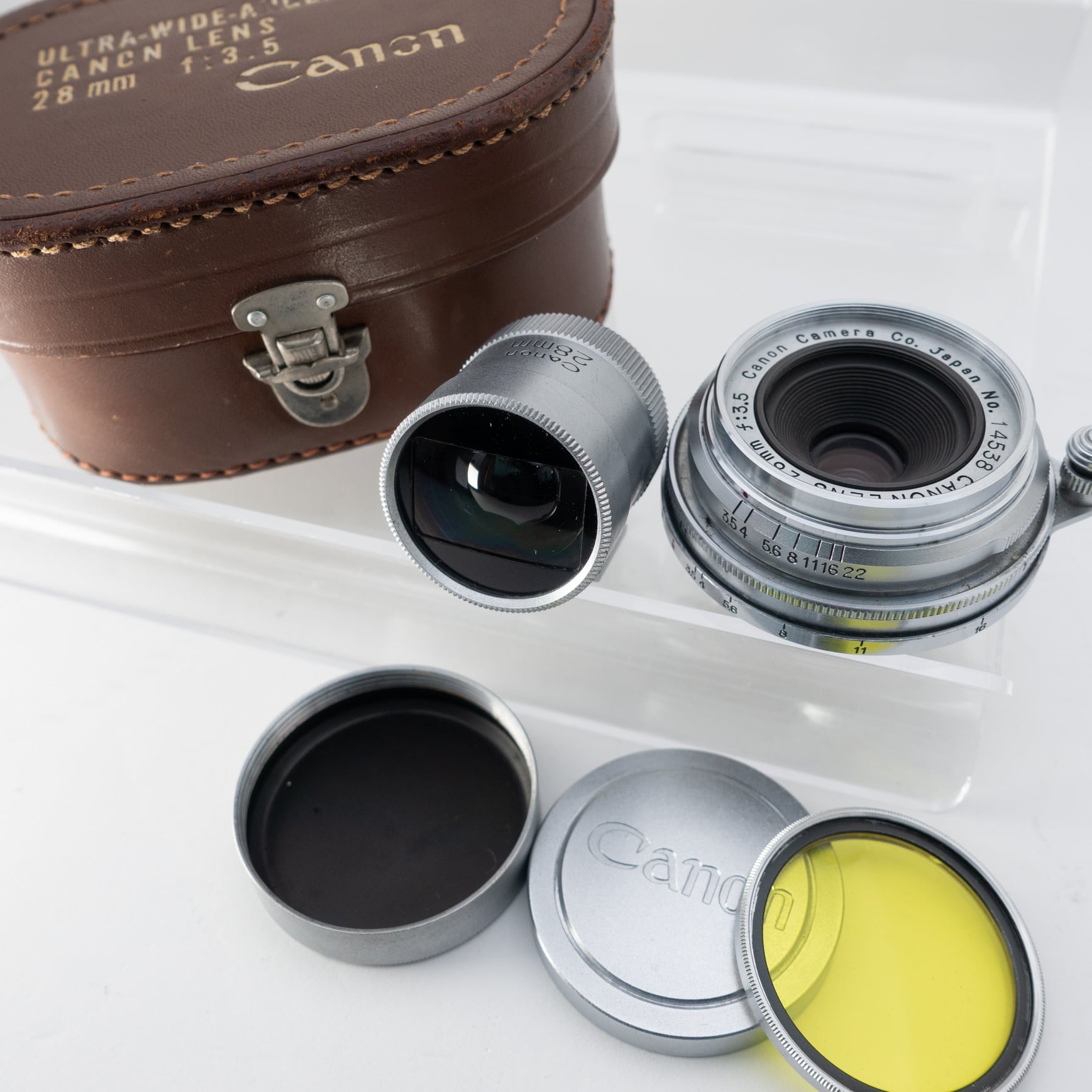 Rare] CANON 28mm F3.5 Leica L39 Vintage Lens w/ Finder Case From